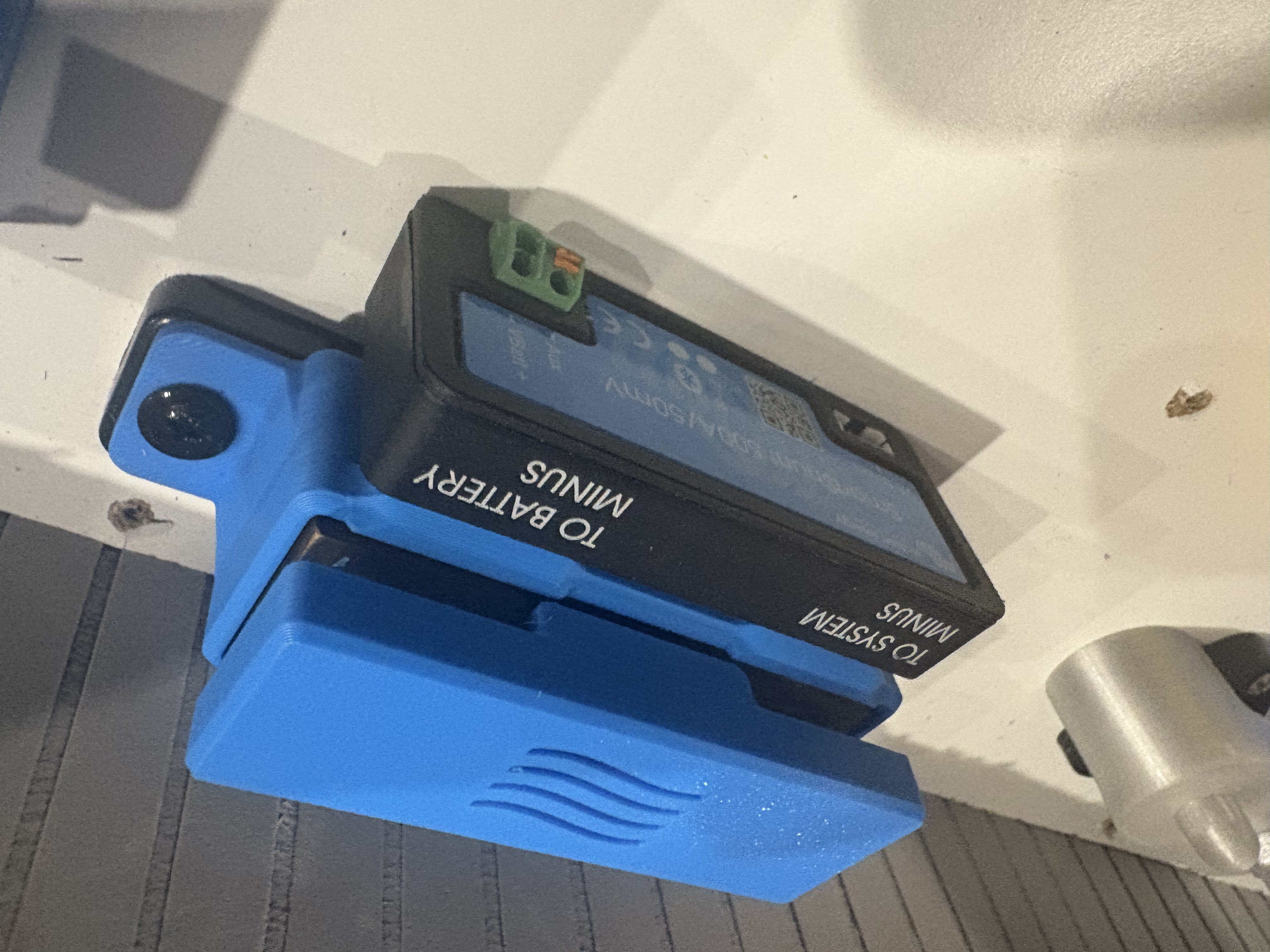 Insulator for Victron 500A SmartShunt