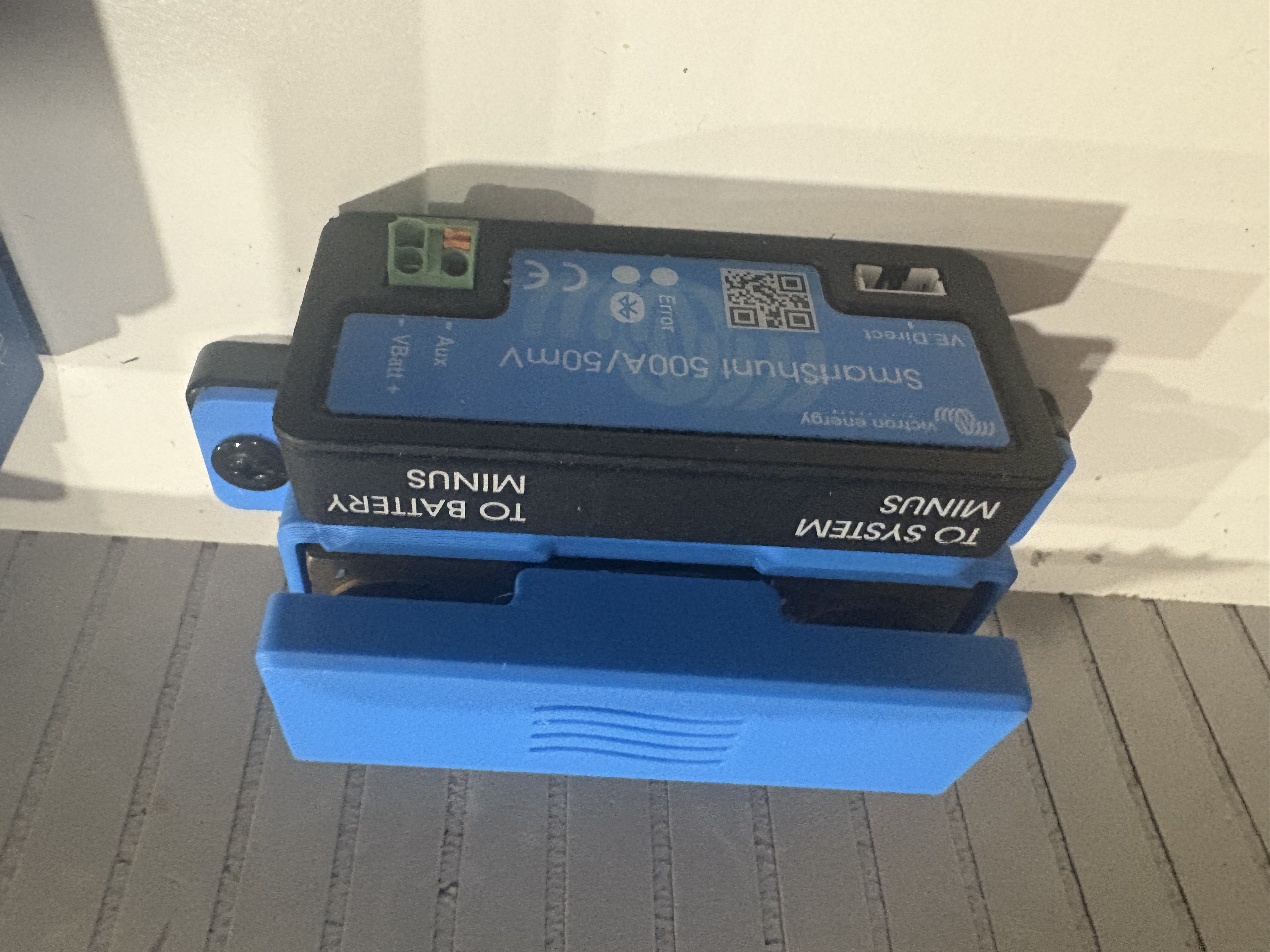 Insulator for Victron 500A SmartShunt