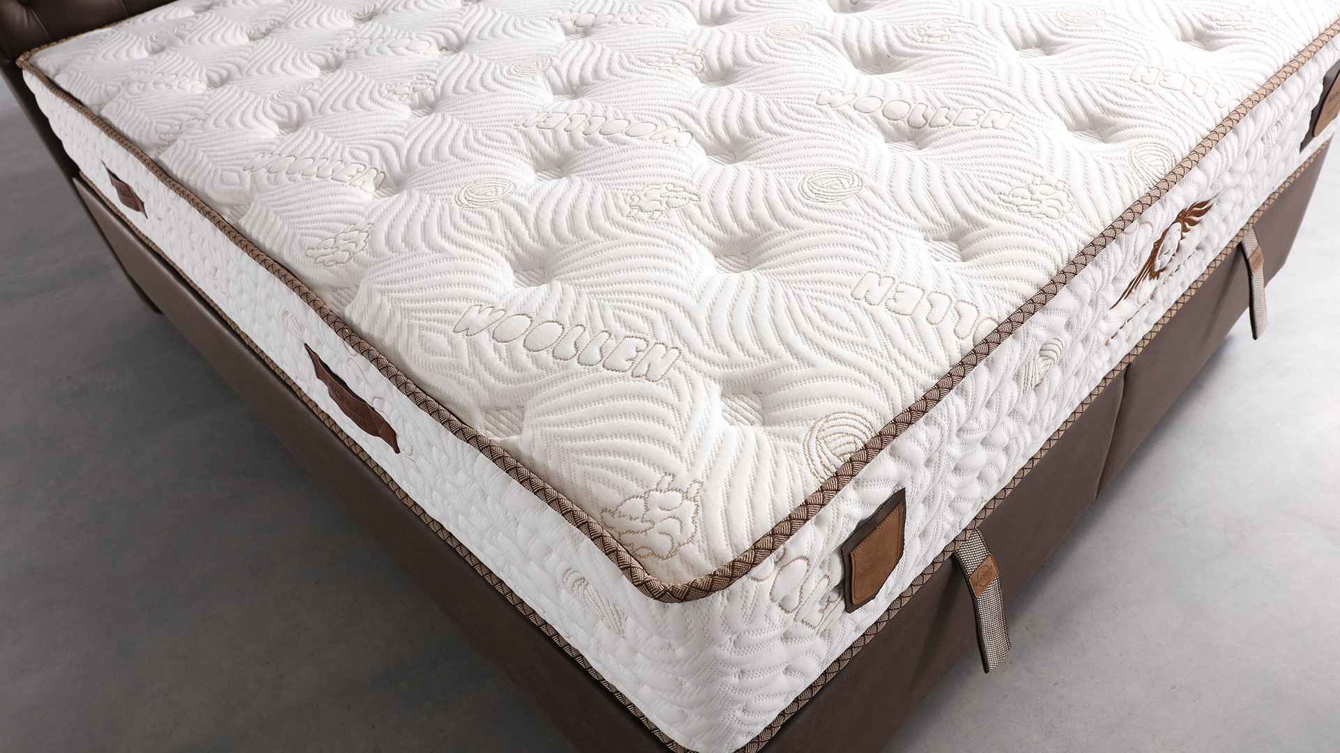 Woollen Master Kahve Yatak ve Baza Takımı