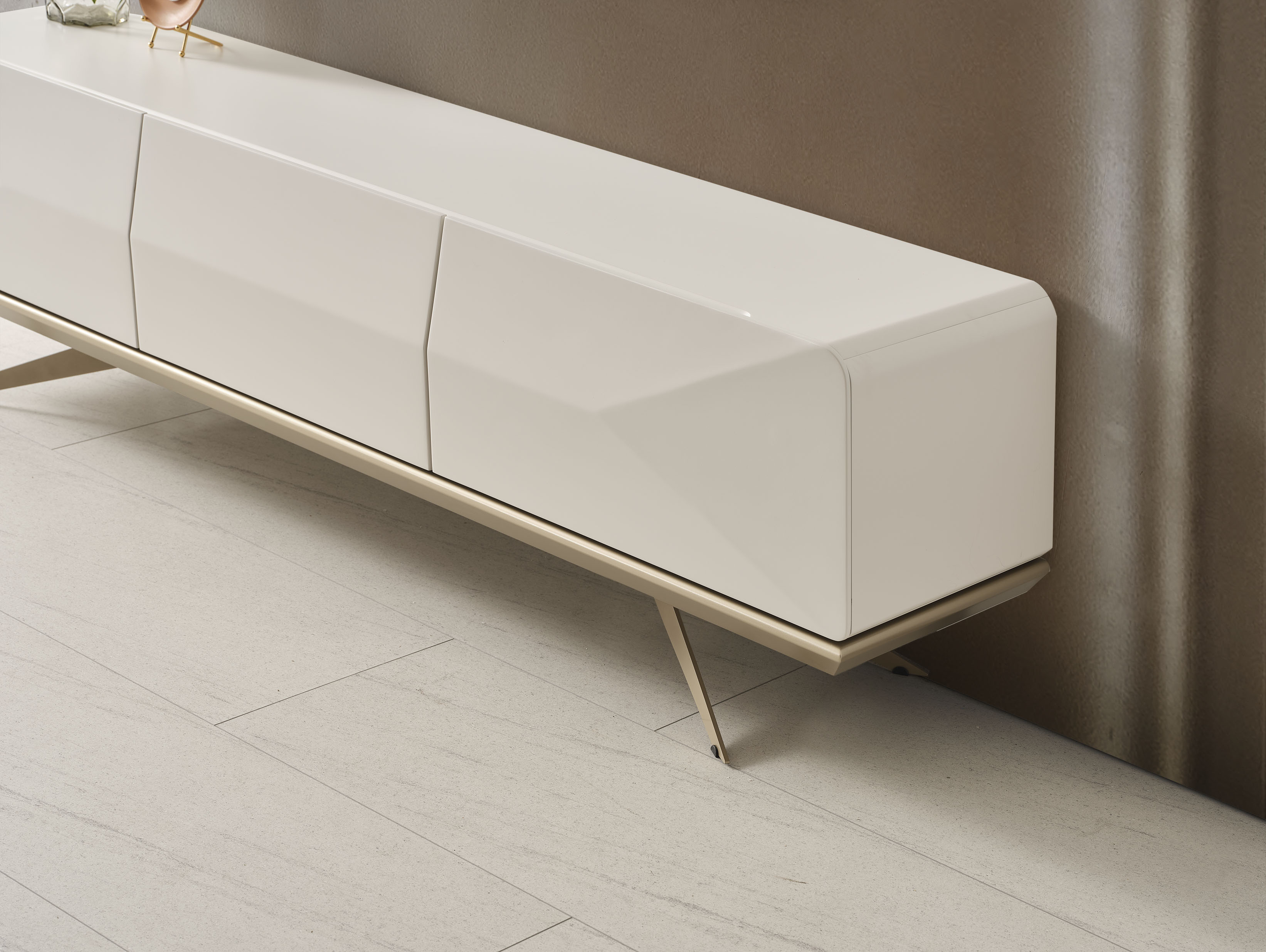 GUCCİ TV ünitesi+Konsol+Yemek Masası