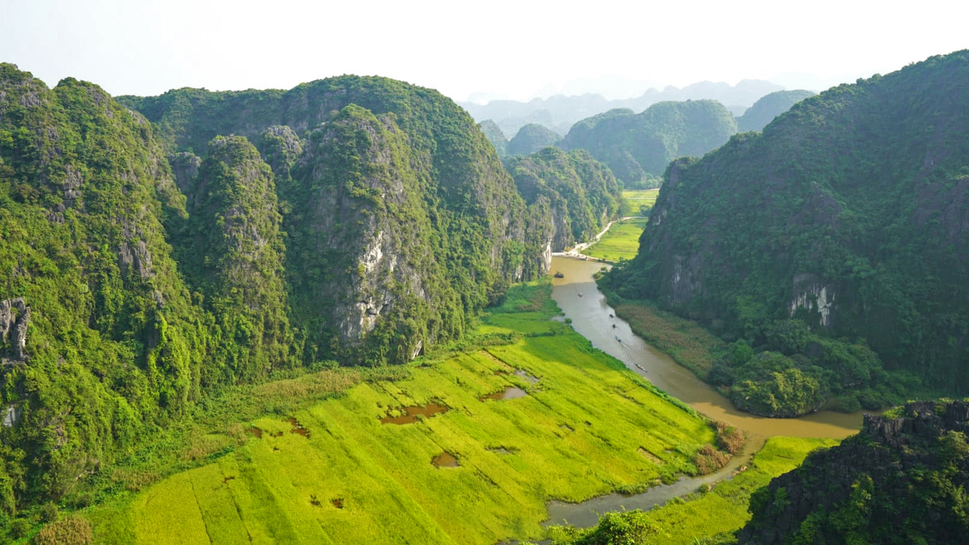 Ninhbinh 1 Day: Hoa Lu - Trang An - Mua (Limousine Bus)
