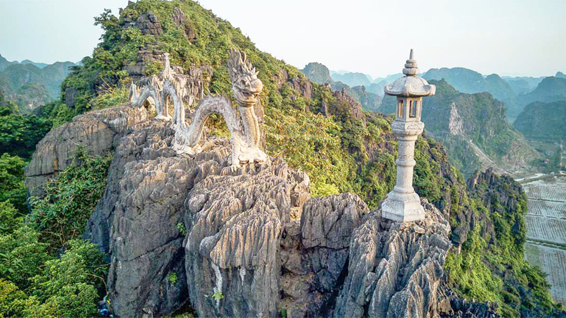 Ninhbinh 1 Day: Hoa Lu - Trang An - Mua (Limousine Bus)