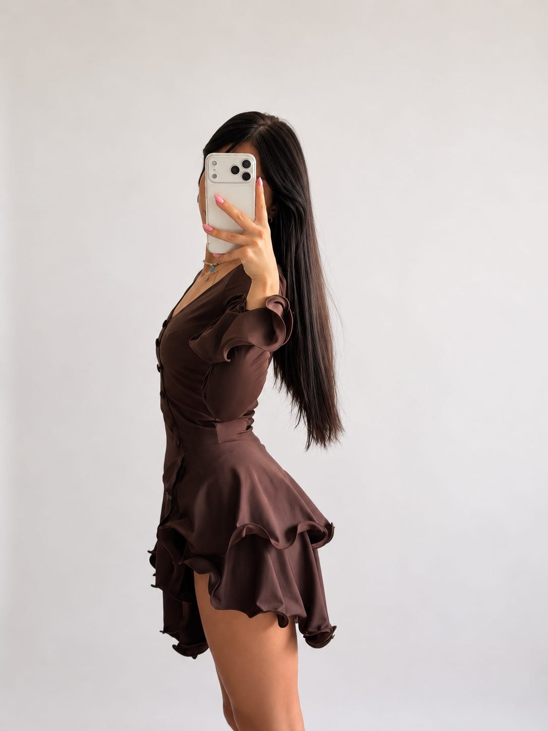 Ruda suknelė su raukiniais