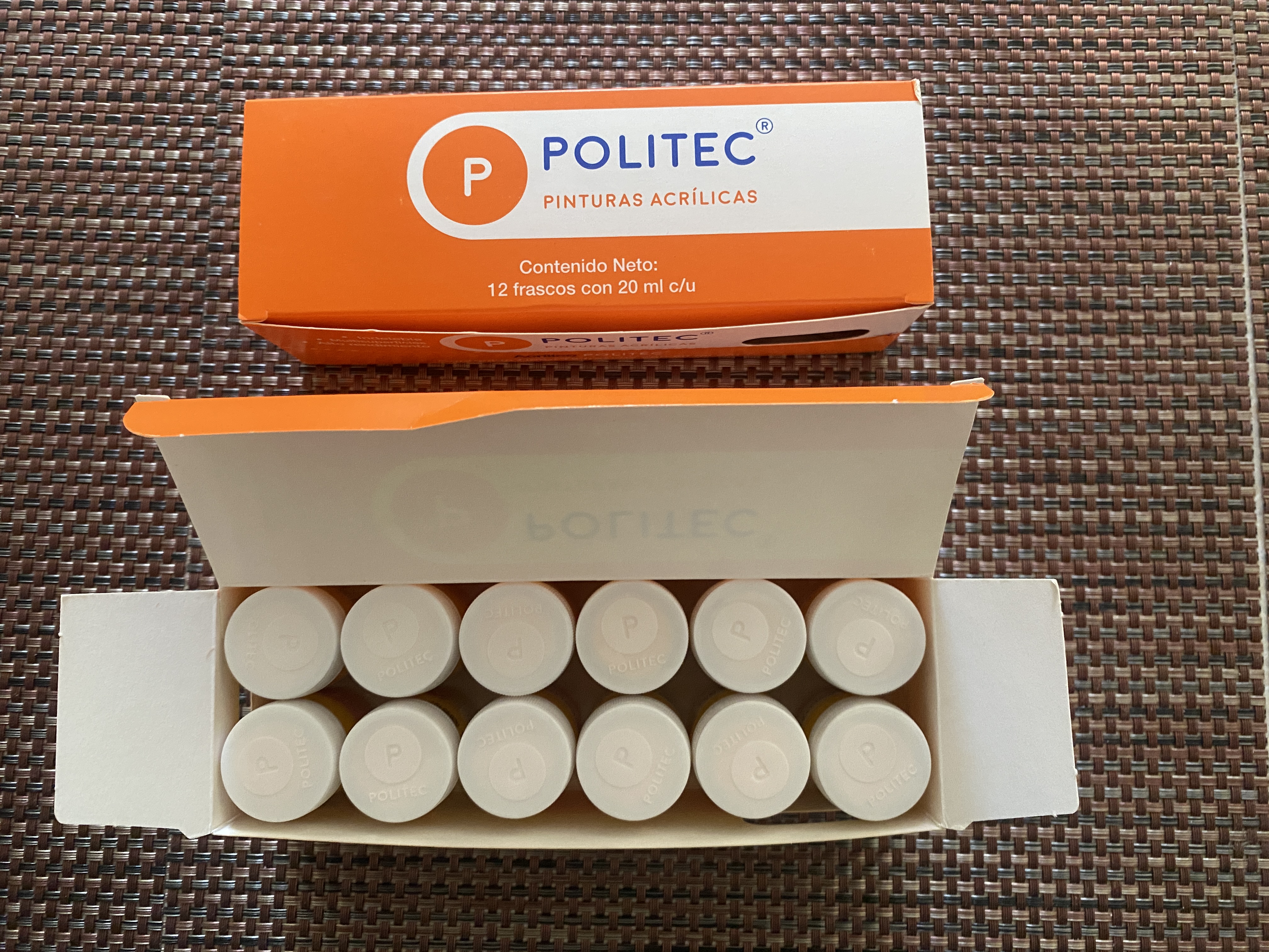 Caja de pinturas POLITEC  12 pzas. Código: 5006  
