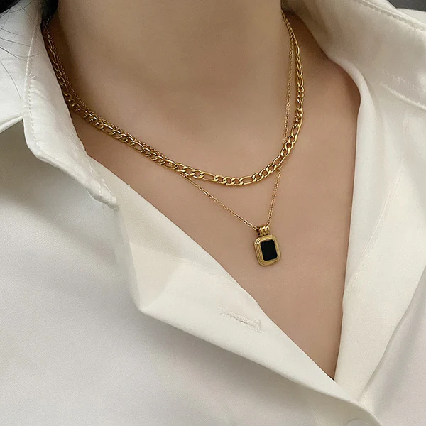 Midnight Duo Gold layered necklace