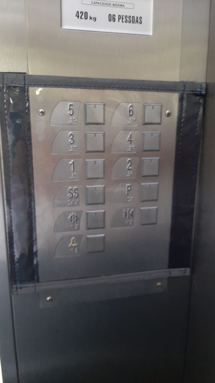 Proteção para totens de cabina