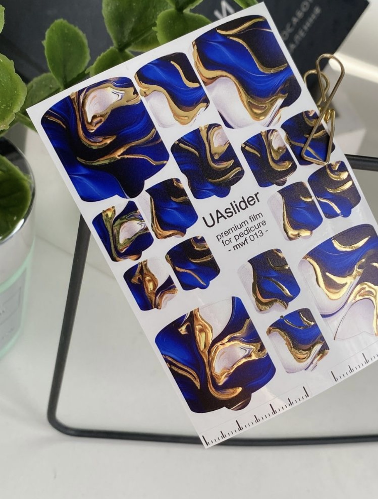  Pedikiūro plėvelė mwf 013 | Mėlynas ir baltas marmuras su aukso akcentais