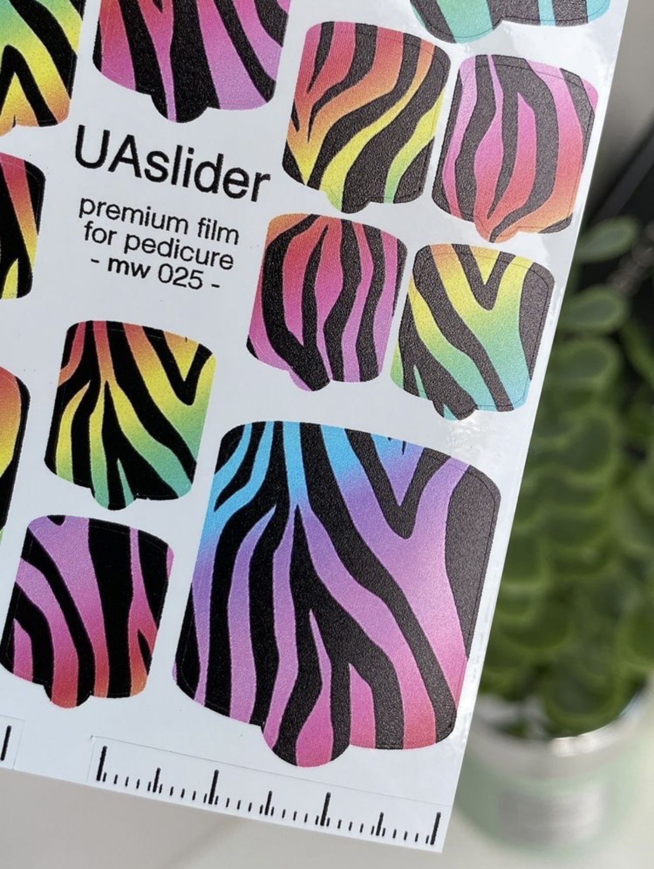 Pedikiūro plėvelė mw 025 |Neoninis zebro gradientas