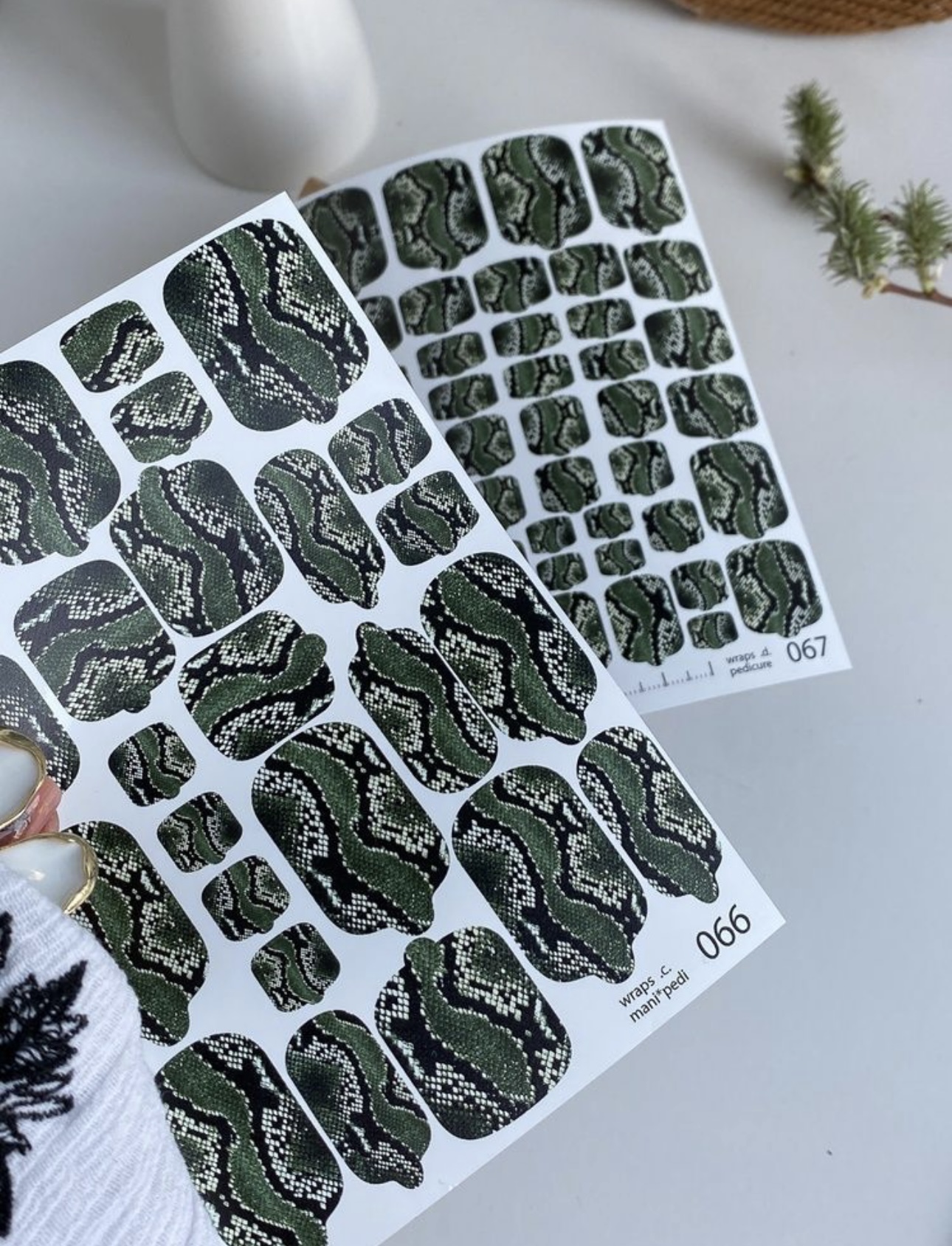 Nagų plėvelės manikiūrui ir pedikiūrui | komplektas 066