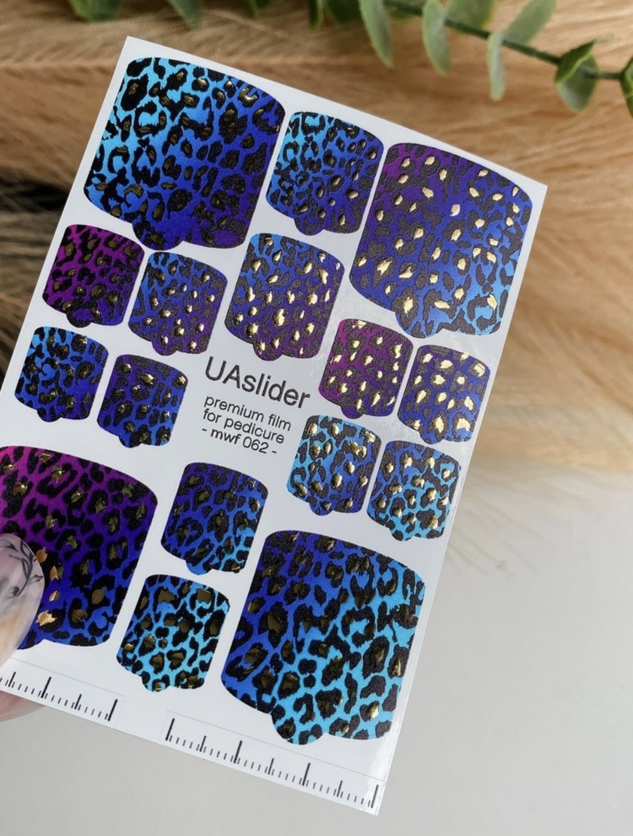 Pedikiūro plėvelė mwf 062 | Mėlynos ir violetinės leopardo rašto su aukso folijos akcentais
