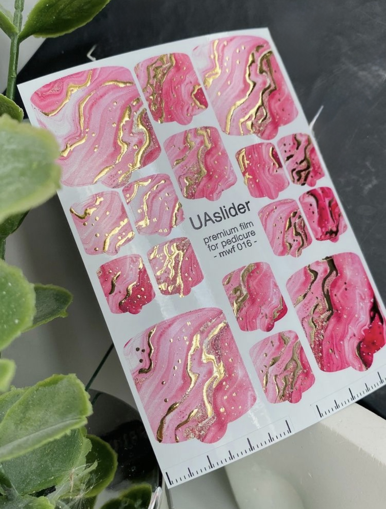 Pedikiūro plėvelė mwf 016 | Rožinis marmuras su aukso akcentais