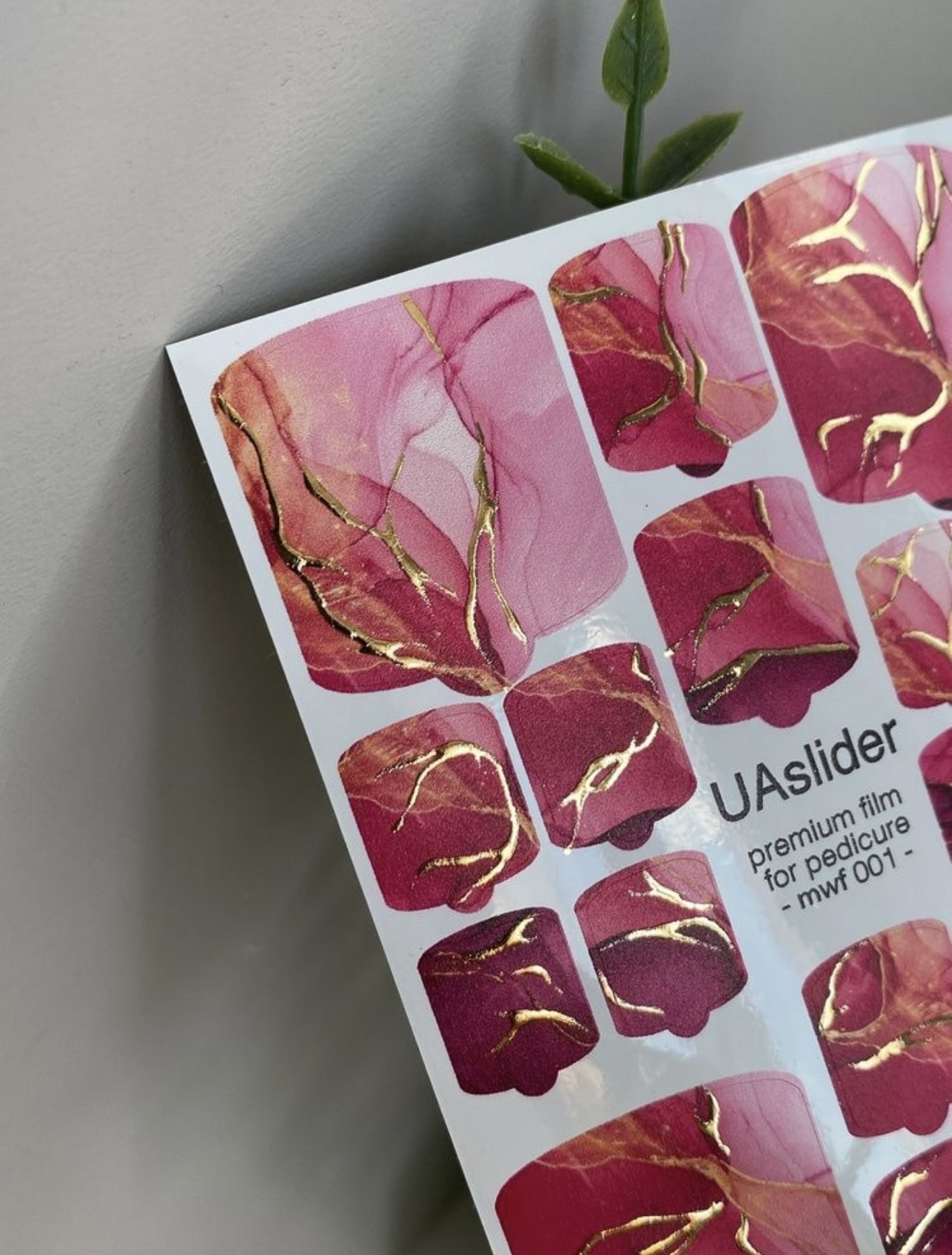 Pedikiūro plėvelė mwf 001 | Rožinis marmuras su aukso akcentais