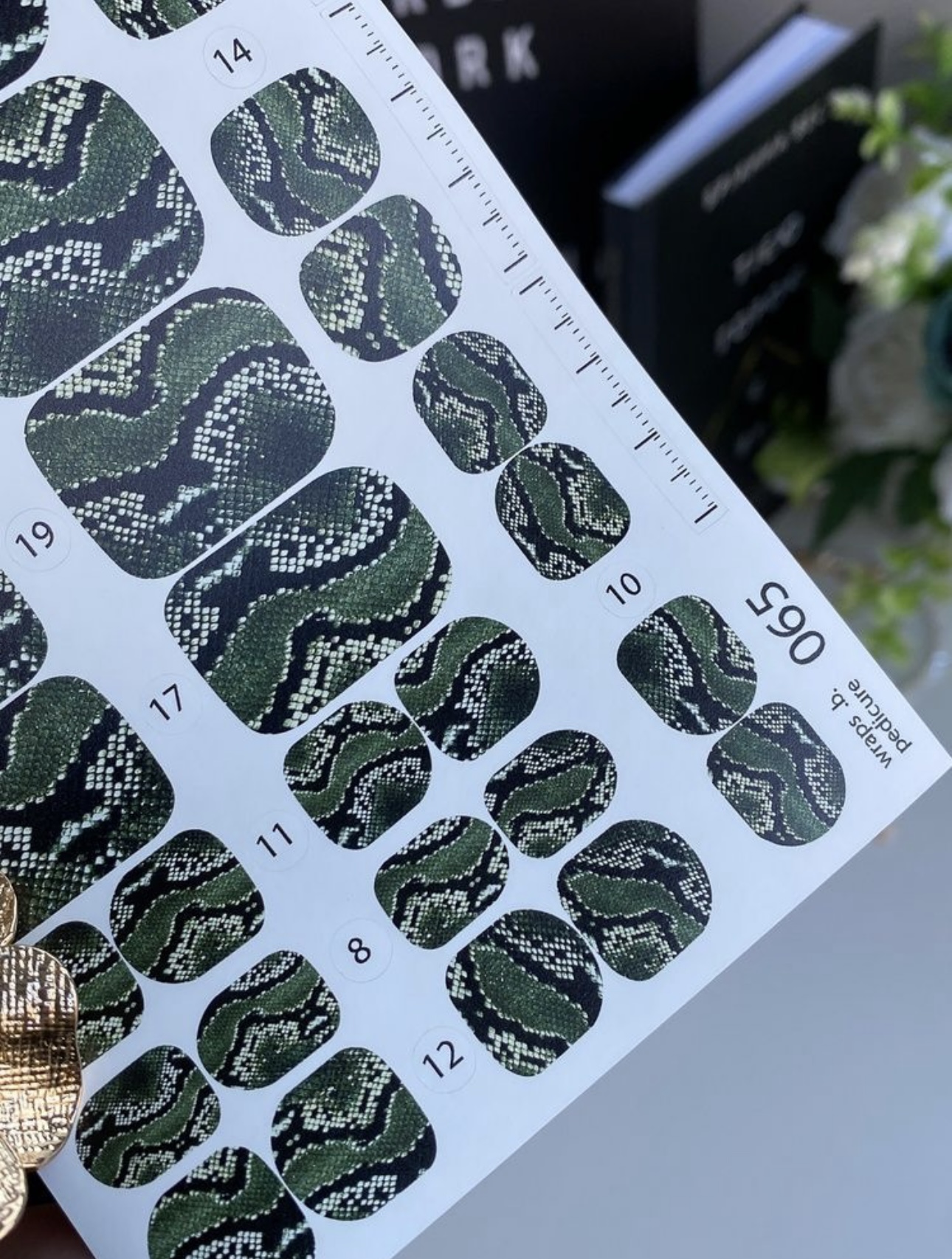 Nagų plėvelė pedikiūrui 065