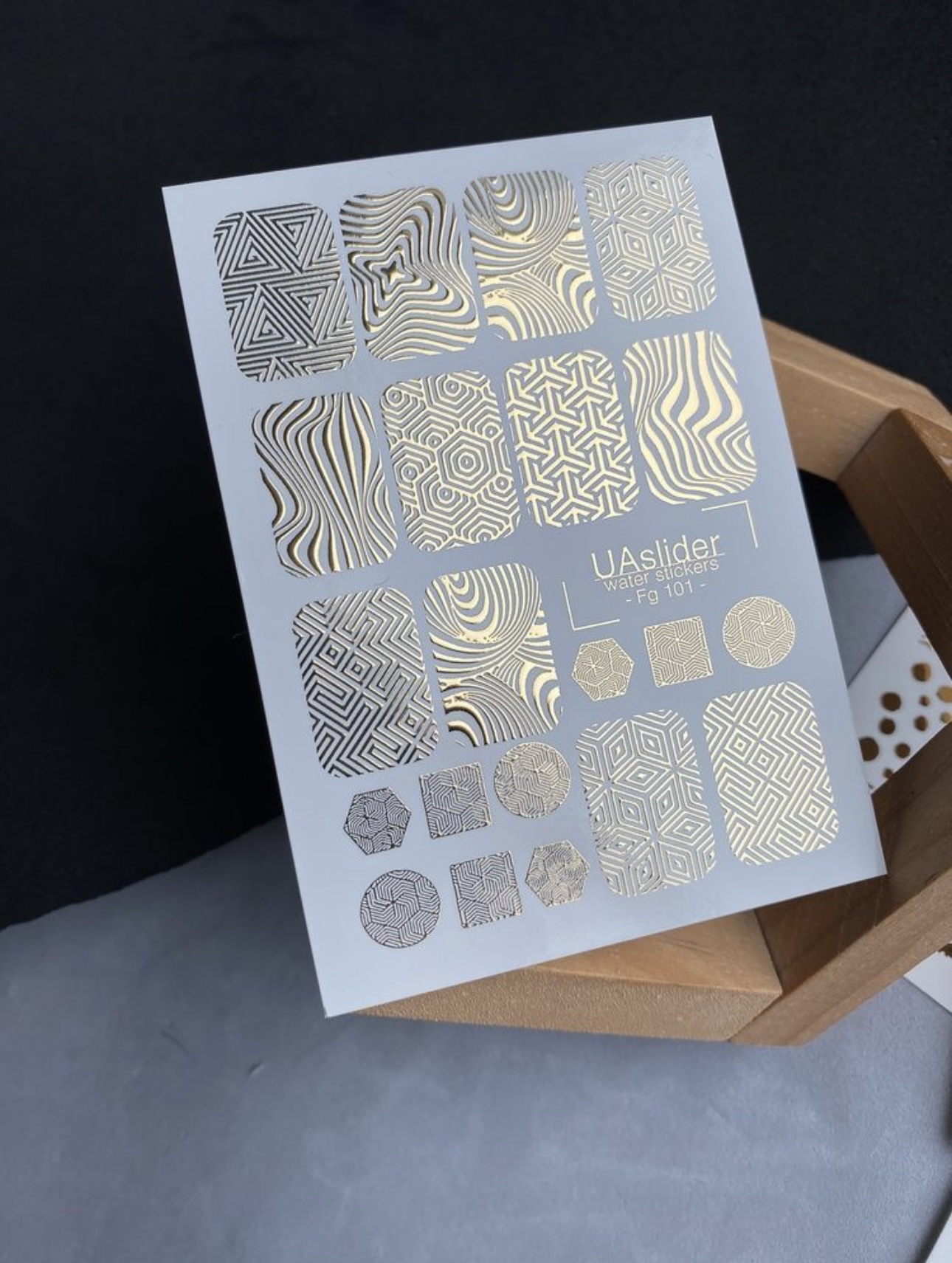 Vandens nagų plėvelės dizainui Fg101