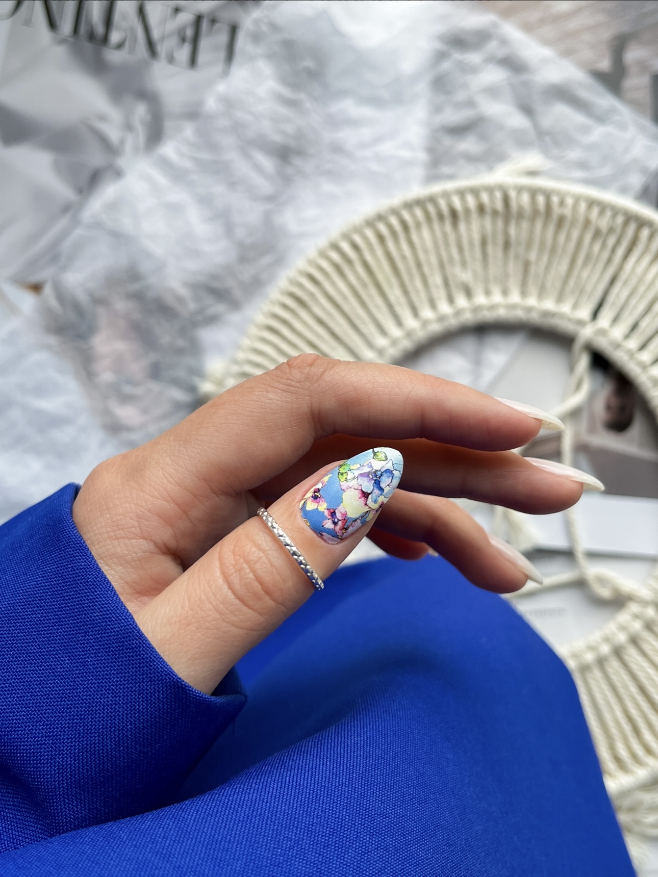 Manikiūrui skirta nagų plėvelė