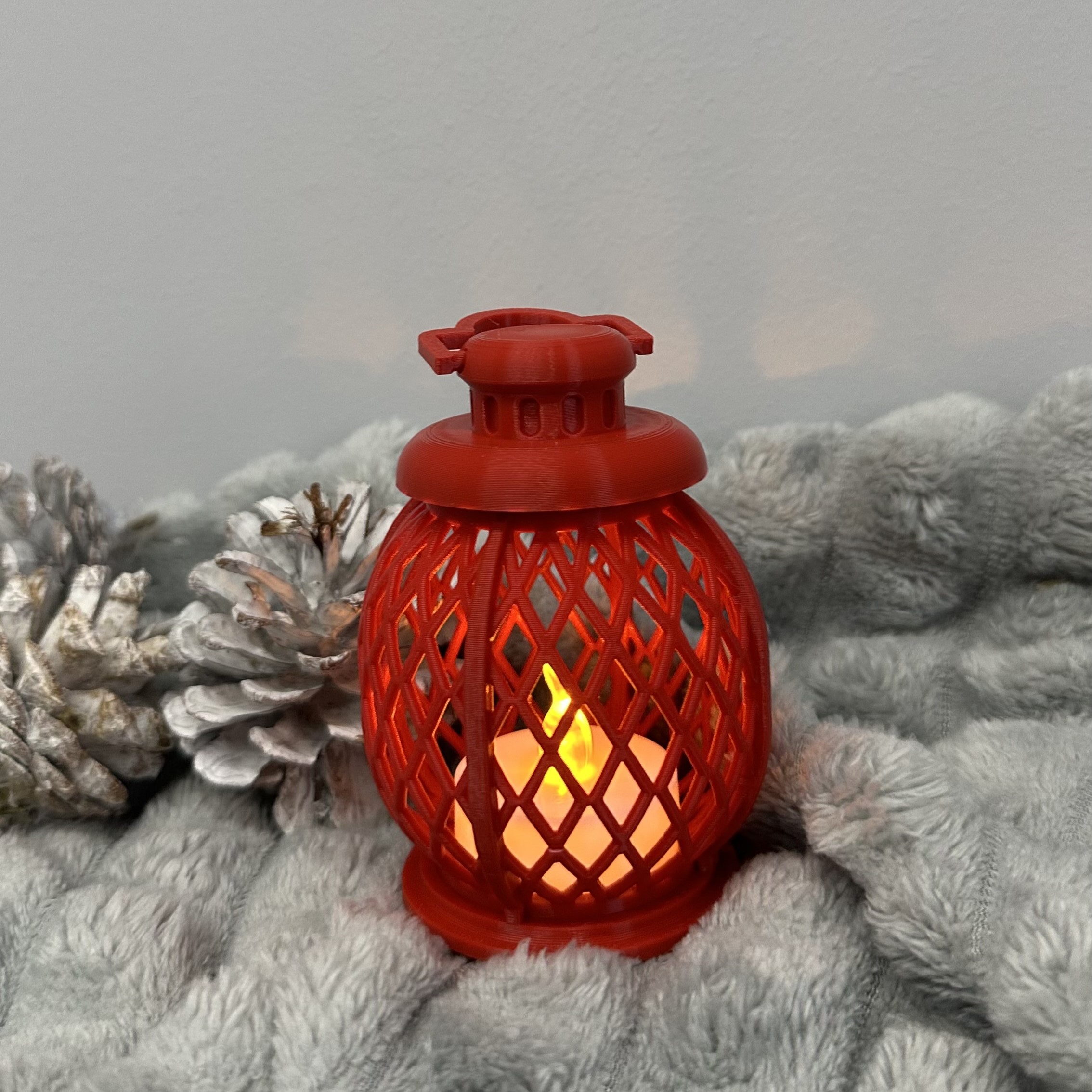 Šviečiantis dekoratyvinis žibintas Ažūras