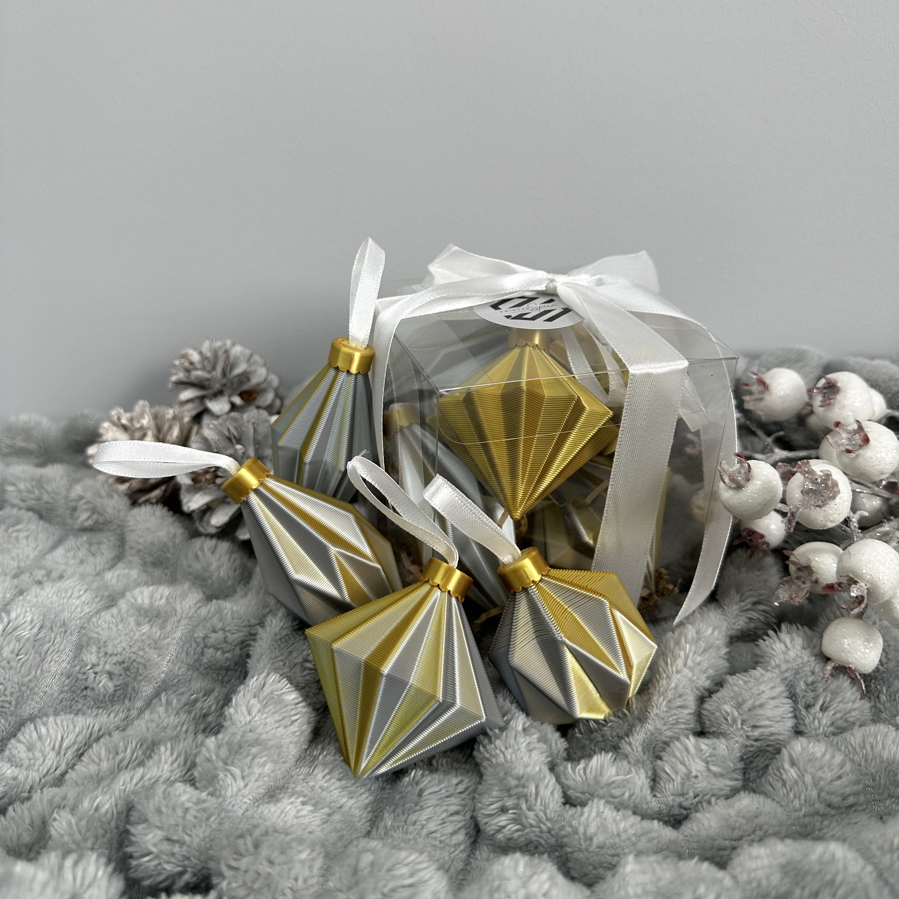 Kalėdinių eglutės žaisliukų rinkinys (8 vnt)