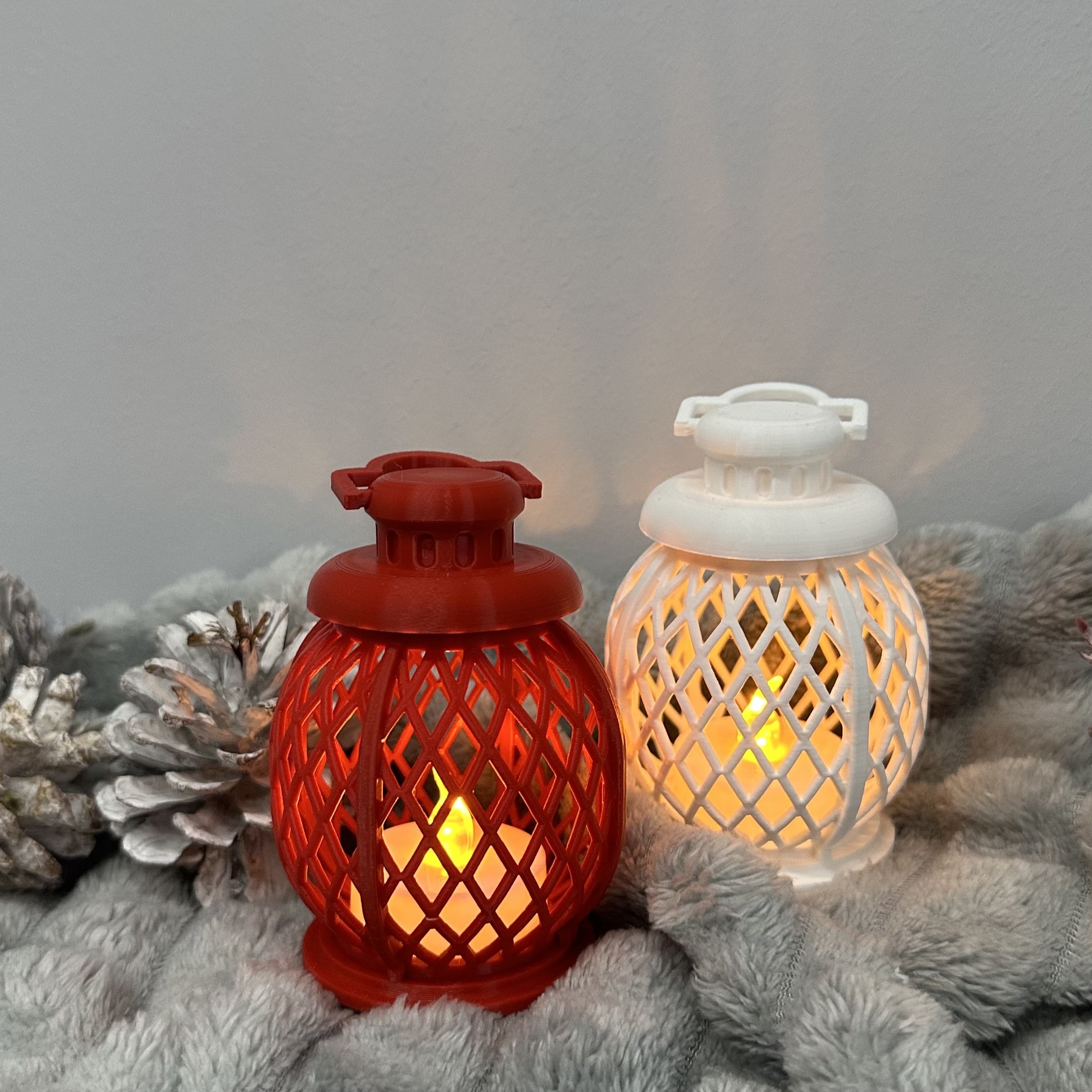 Šviečiantis dekoratyvinis žibintas Ažūras