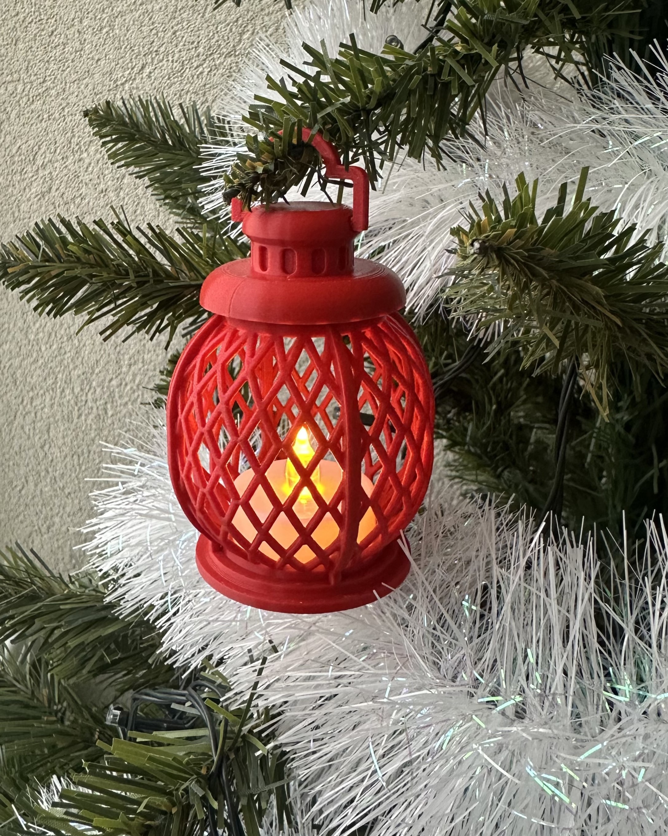 Šviečiantis dekoratyvinis žibintas Ažūras