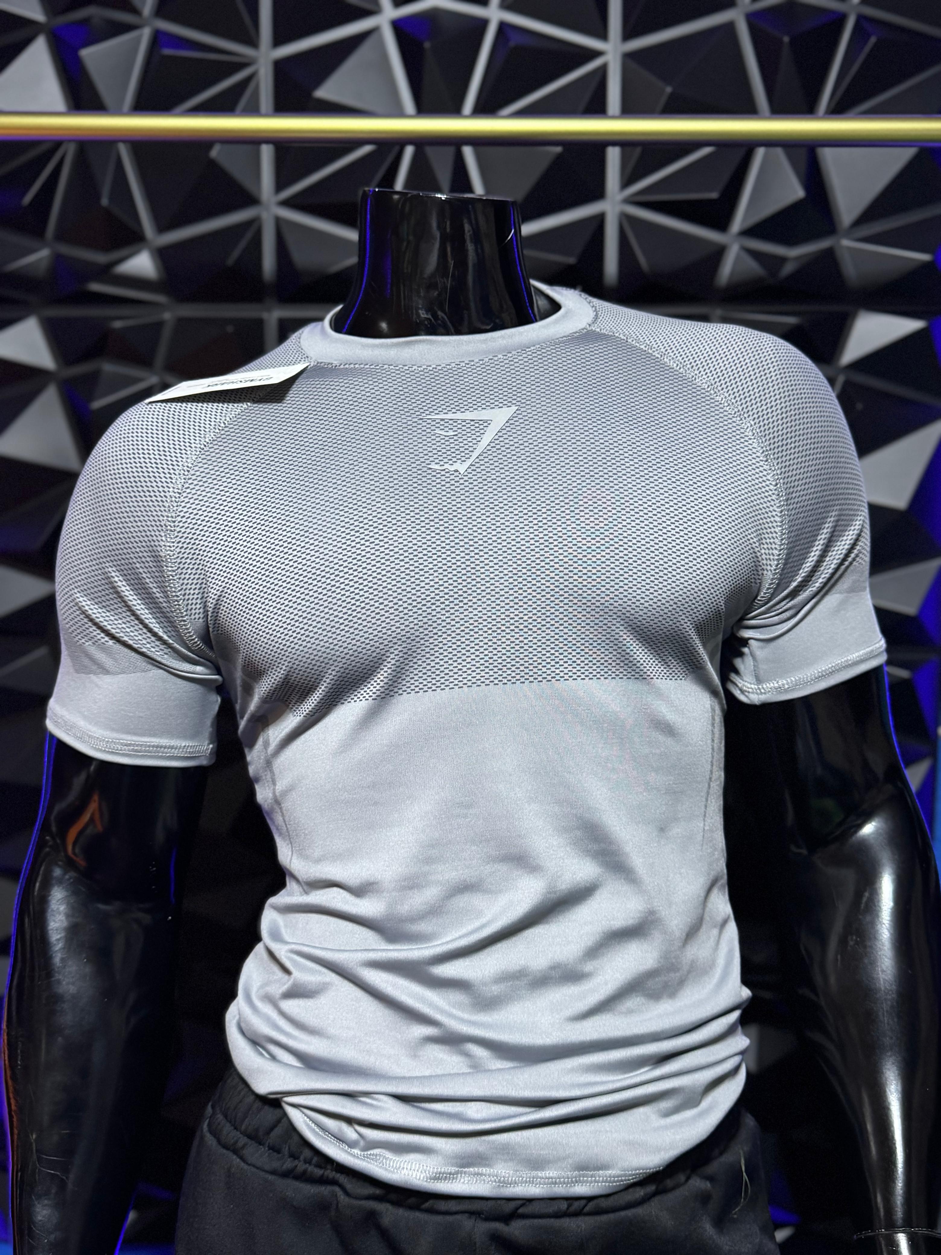 Playera “Onyx Style” Gris perla – Fit de alto rendimiento