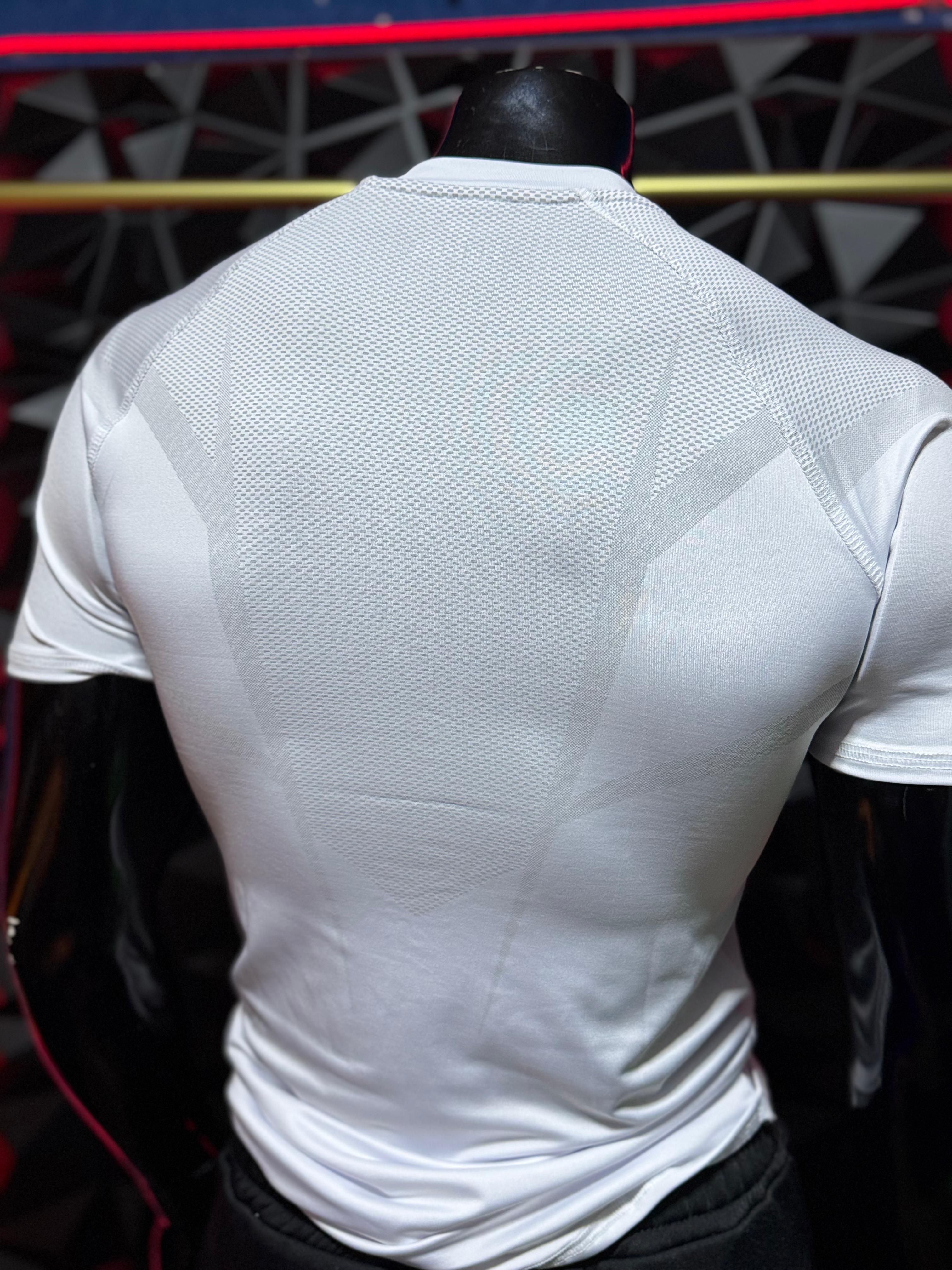 Playera “Onyx Style” Blanca – Fit de alto rendimiento