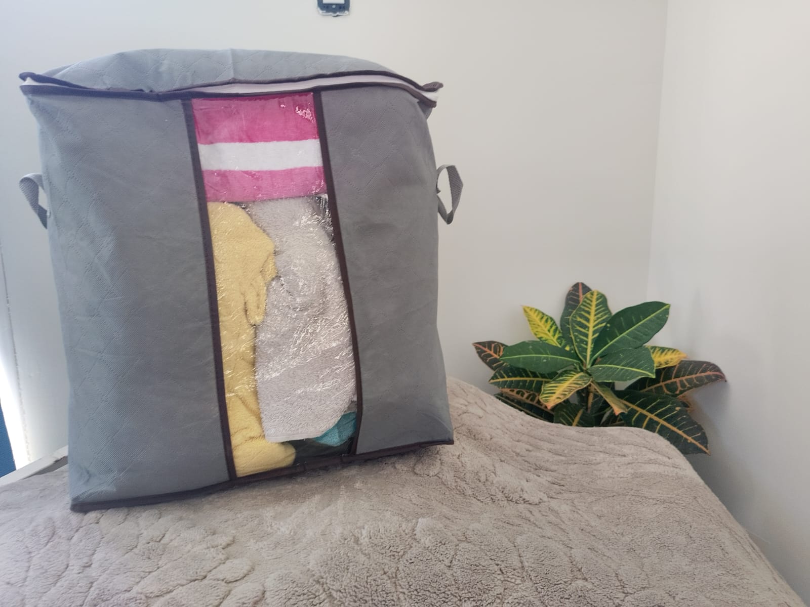 Bolsa organizadora de ropa horizontal