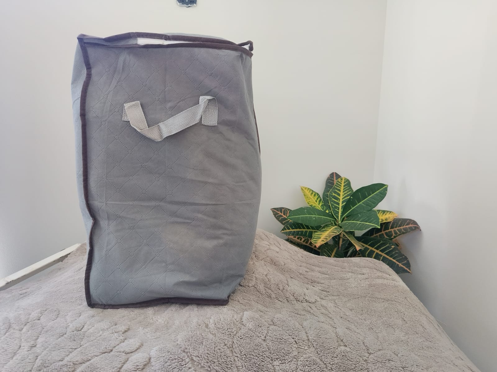 Bolsa organizadora de ropa horizontal