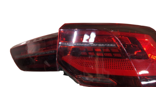 فانوس خلفي سيارة