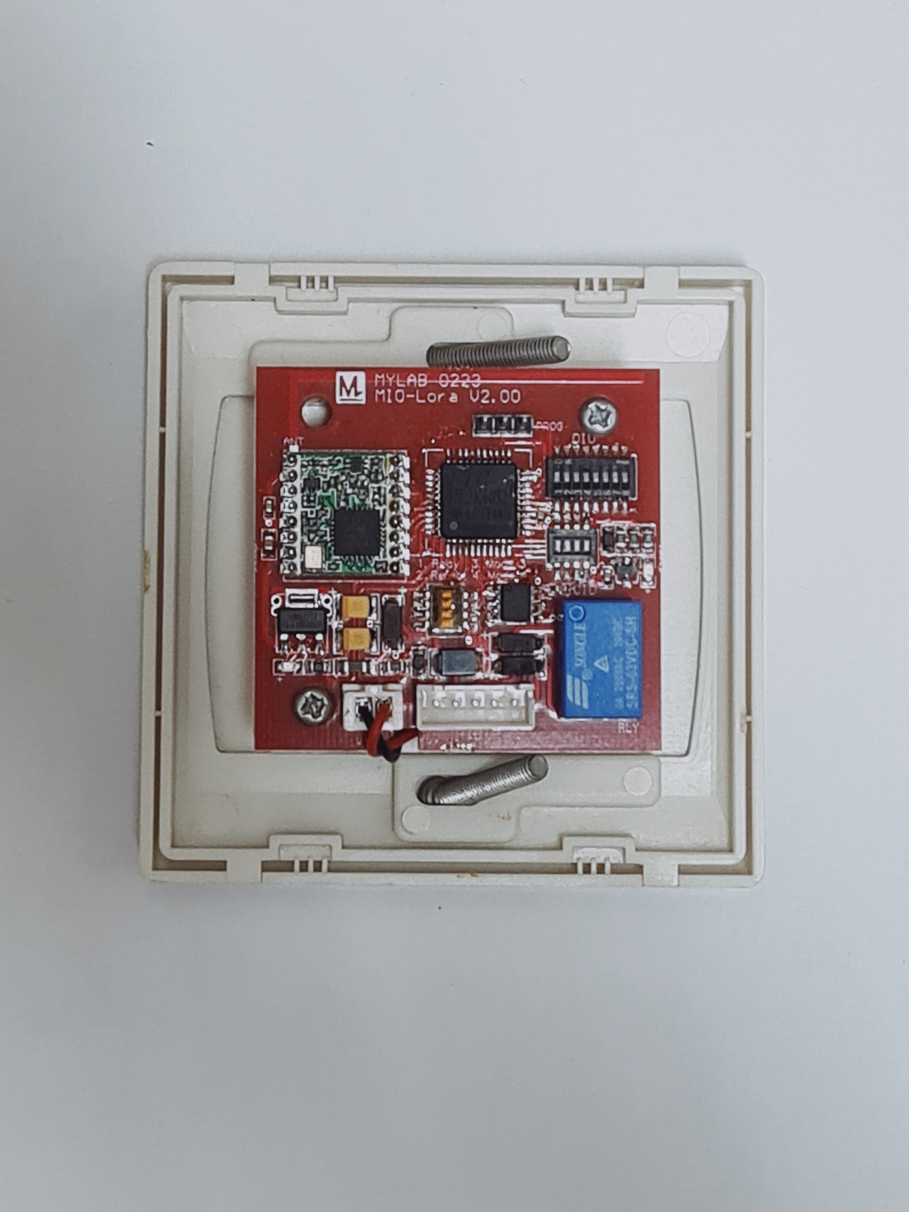 MIO-Lora, 915MHz Lora-based I/O or Panic Button board, send out signal when I/O change of state, with channel and ID setting on board