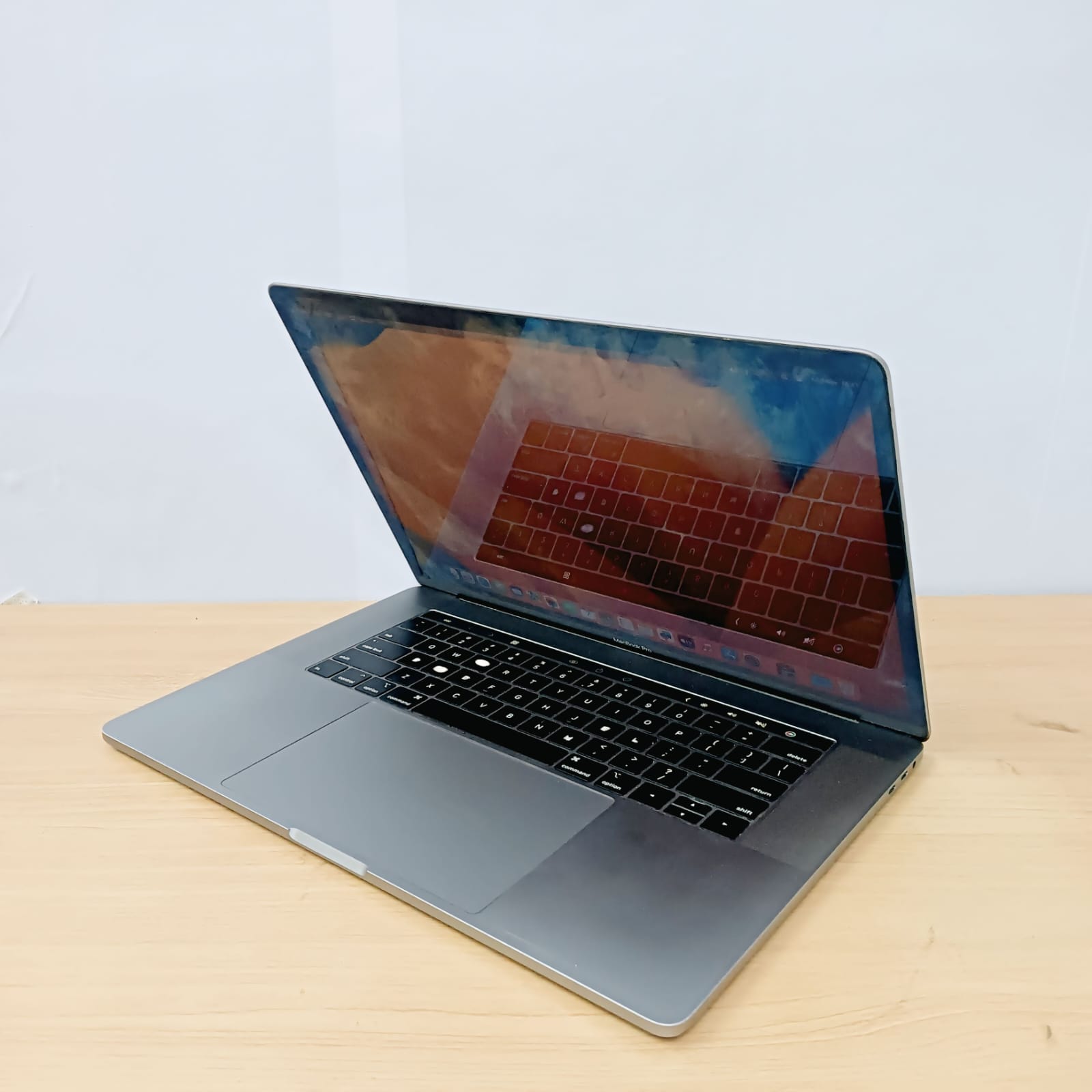 Macbook pro (15,4-inch,2018, two Thunderbolt 3 prots)
