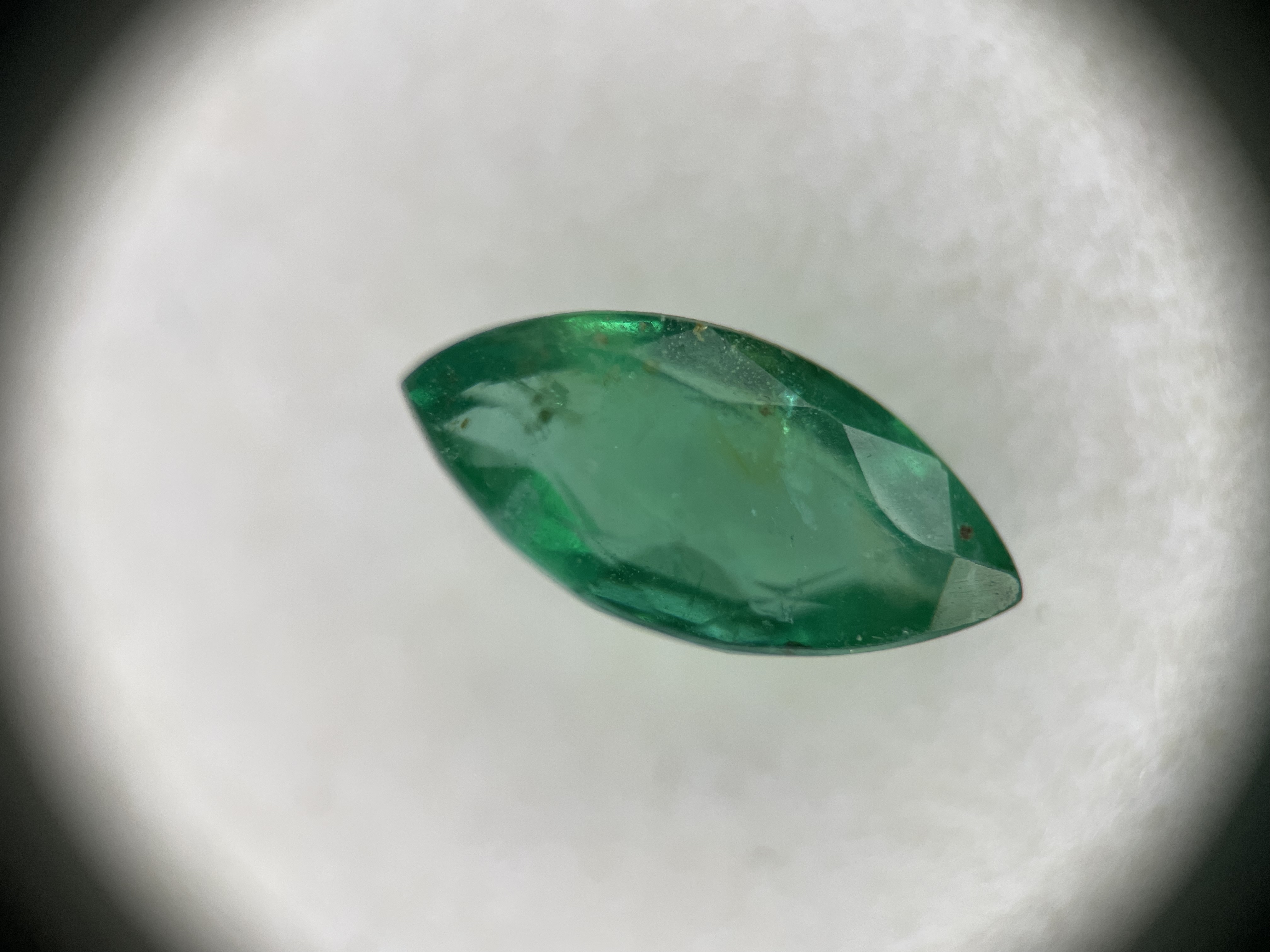 Markizės formos Smaragdas