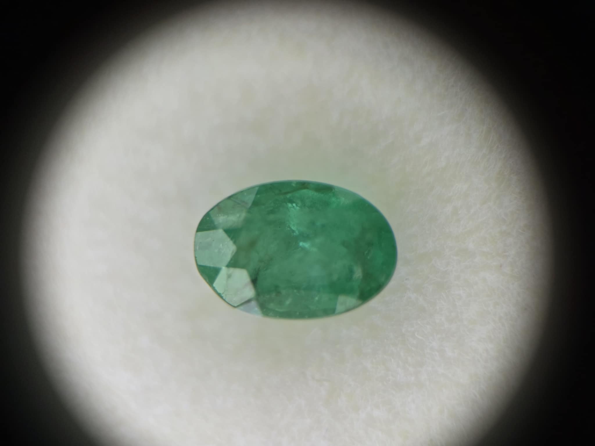 Ovalios formos Smaragdas