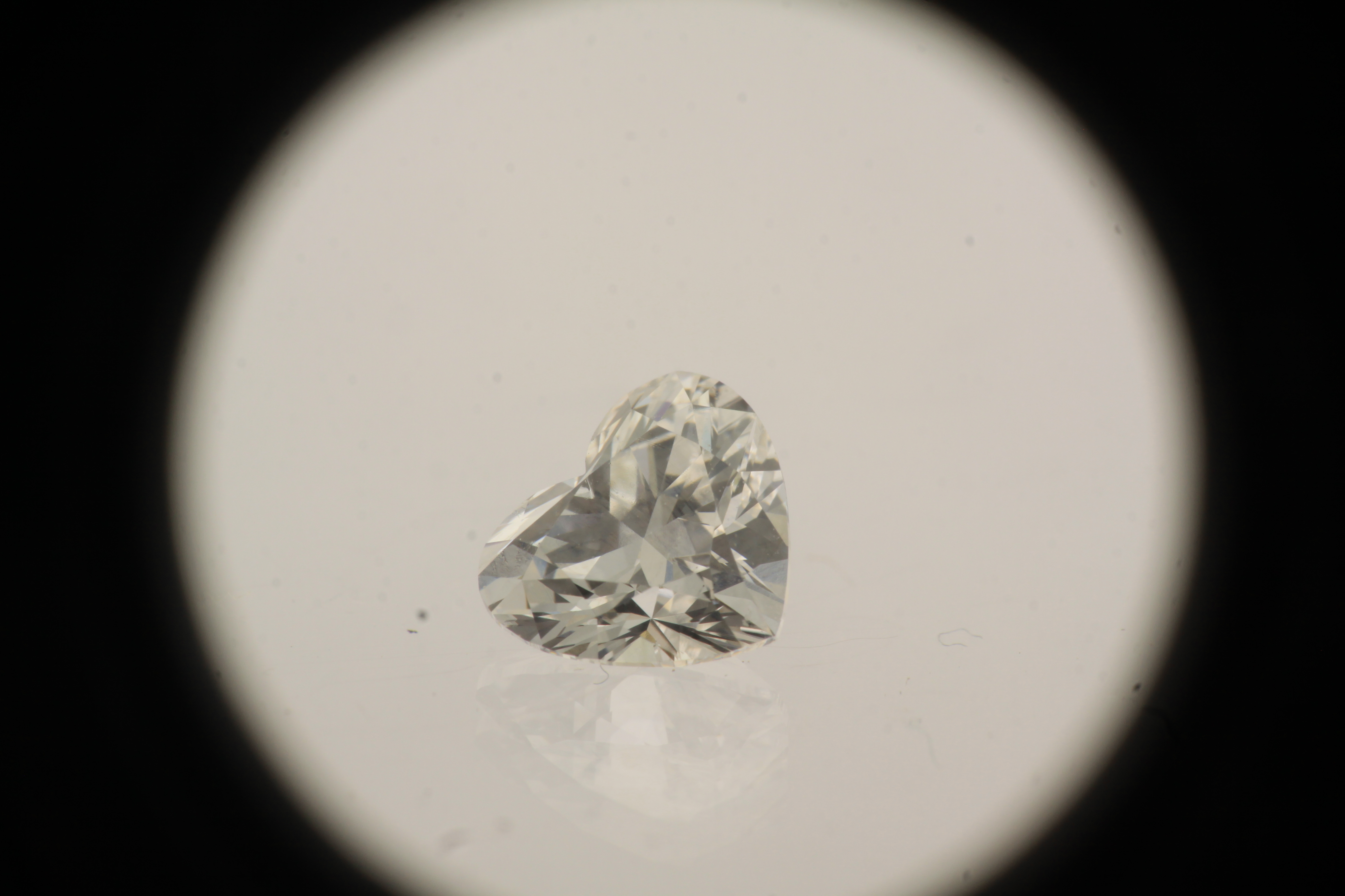 Širdelės formos labaratorinis deimantas F, VS2