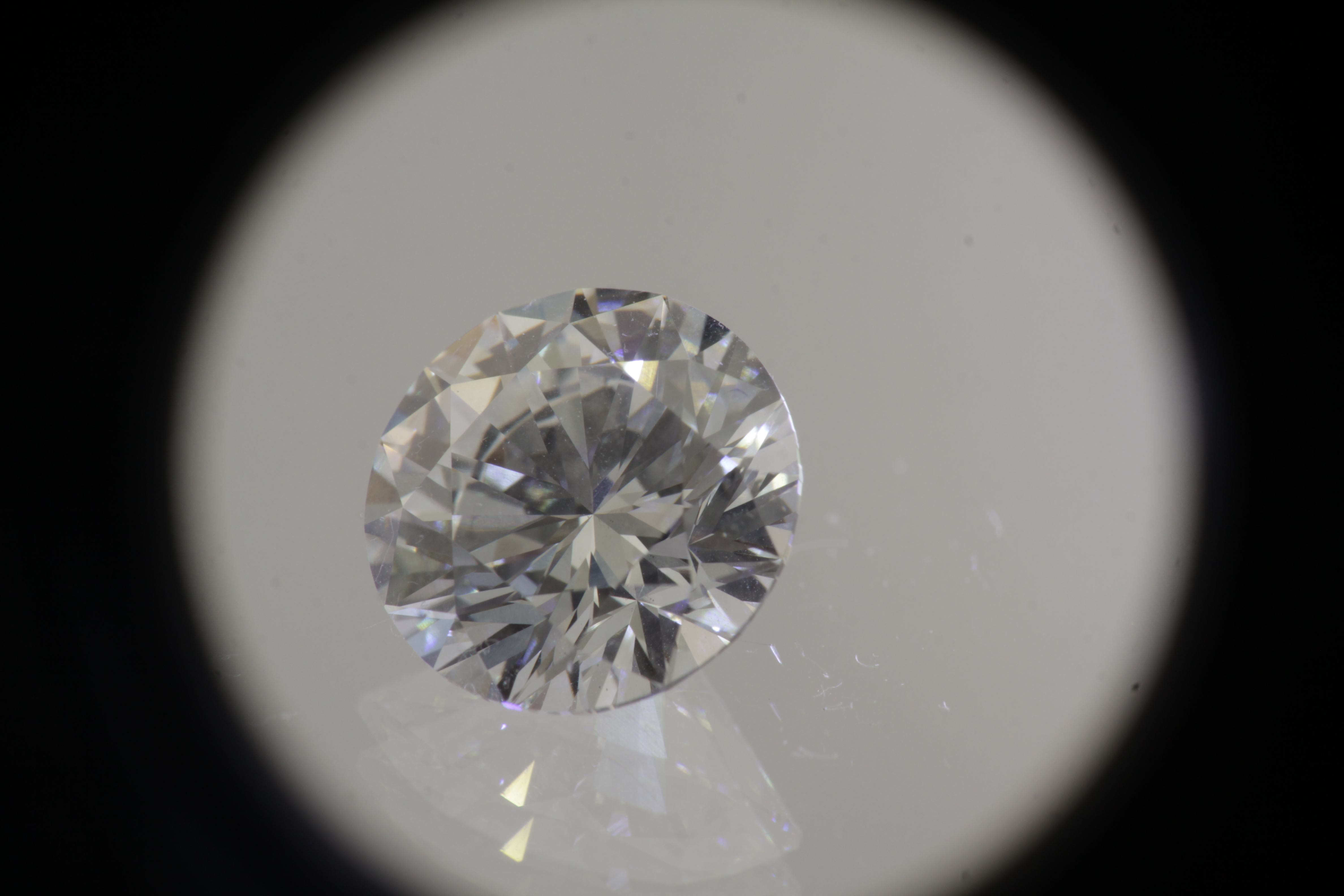 Natūralus briliantas F, VVS2