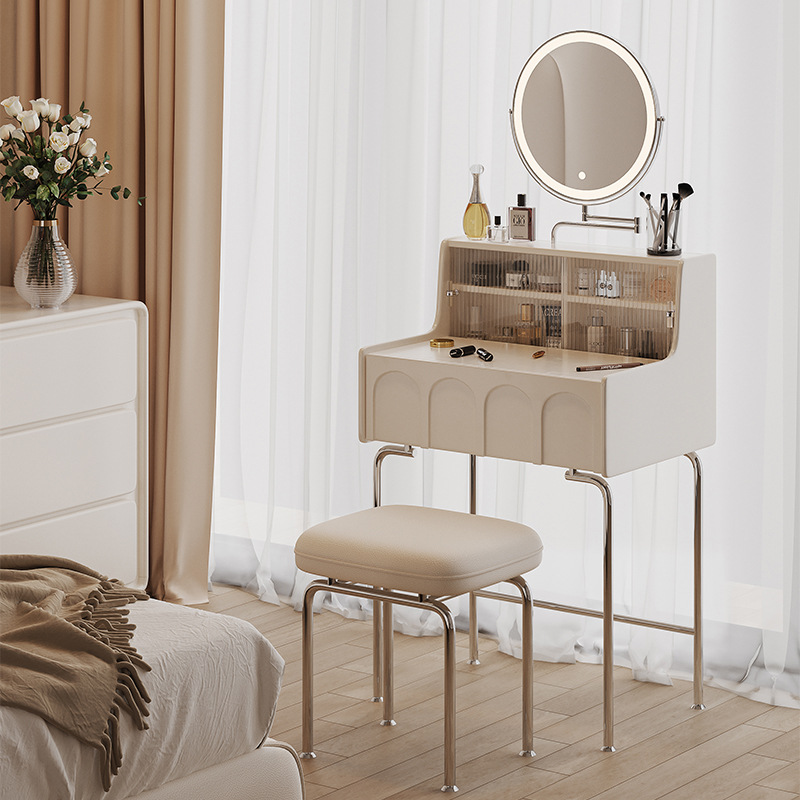 Latest Mini Makeup Vanity