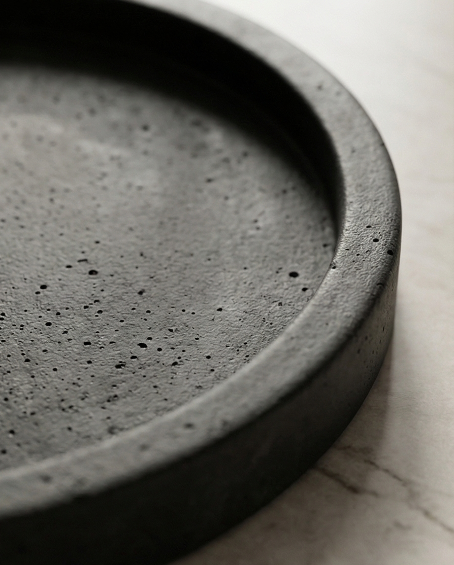 Monumentalus betoninis padėklas „Horizontas“