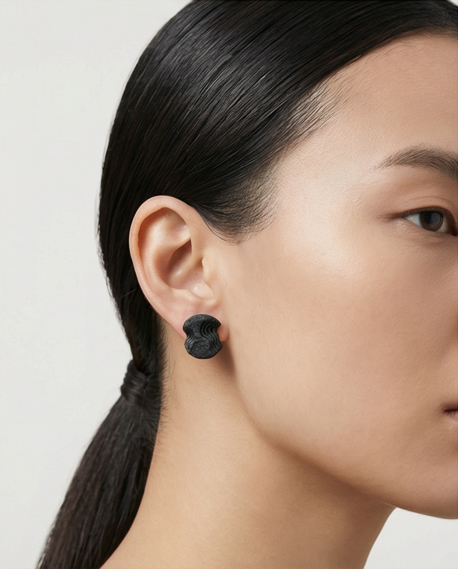 Auskarai „Tėkmės forma“