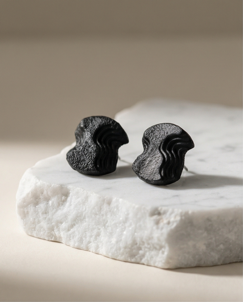 Auskarai „Tėkmės forma“