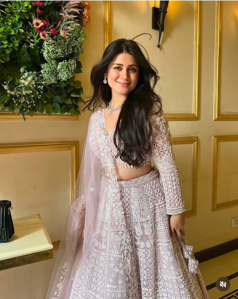 Glamour Plum shade ensemble 