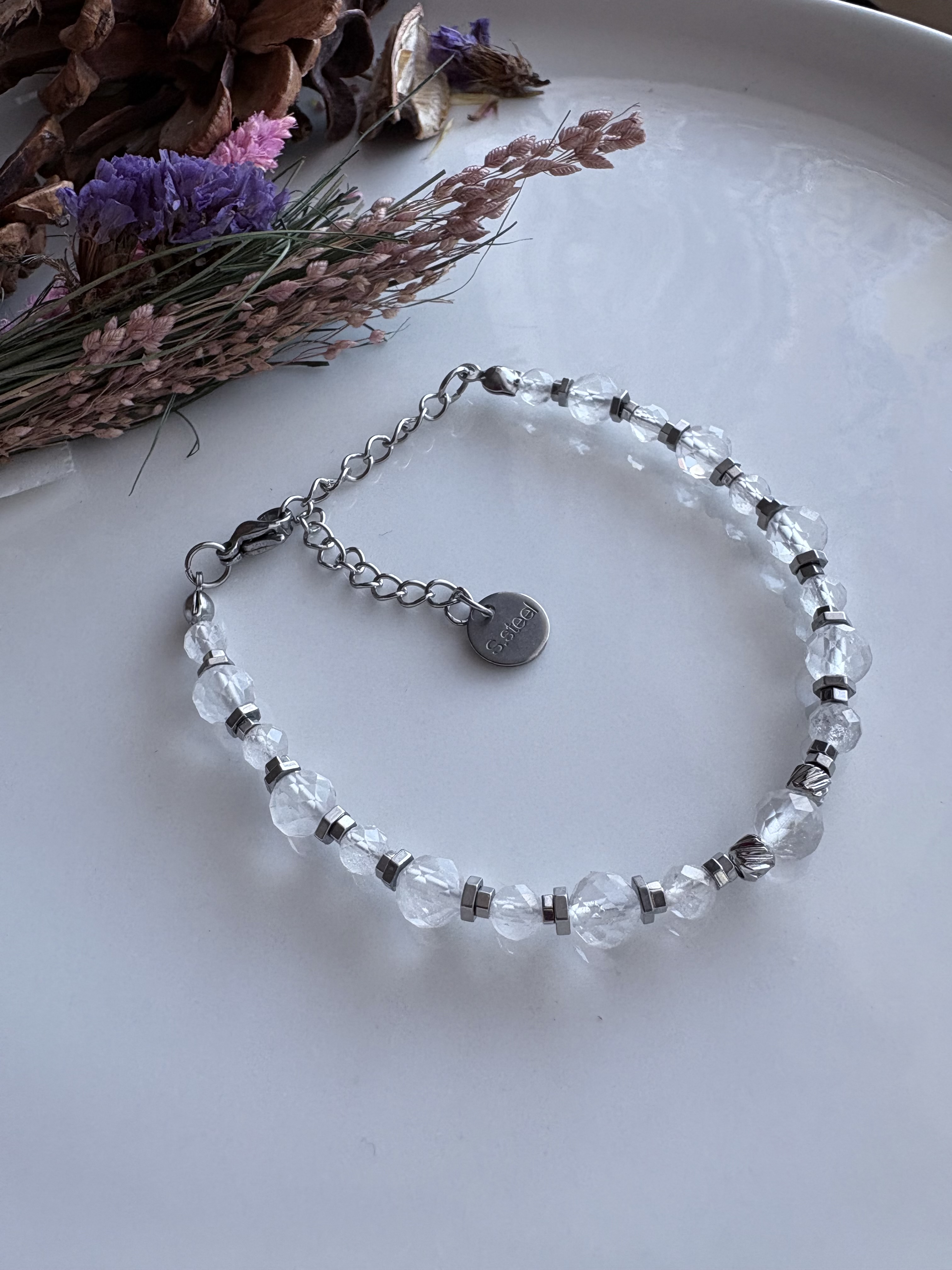 Bransoletka z kryształ górski/hematyt srebrny- Crystal frost 