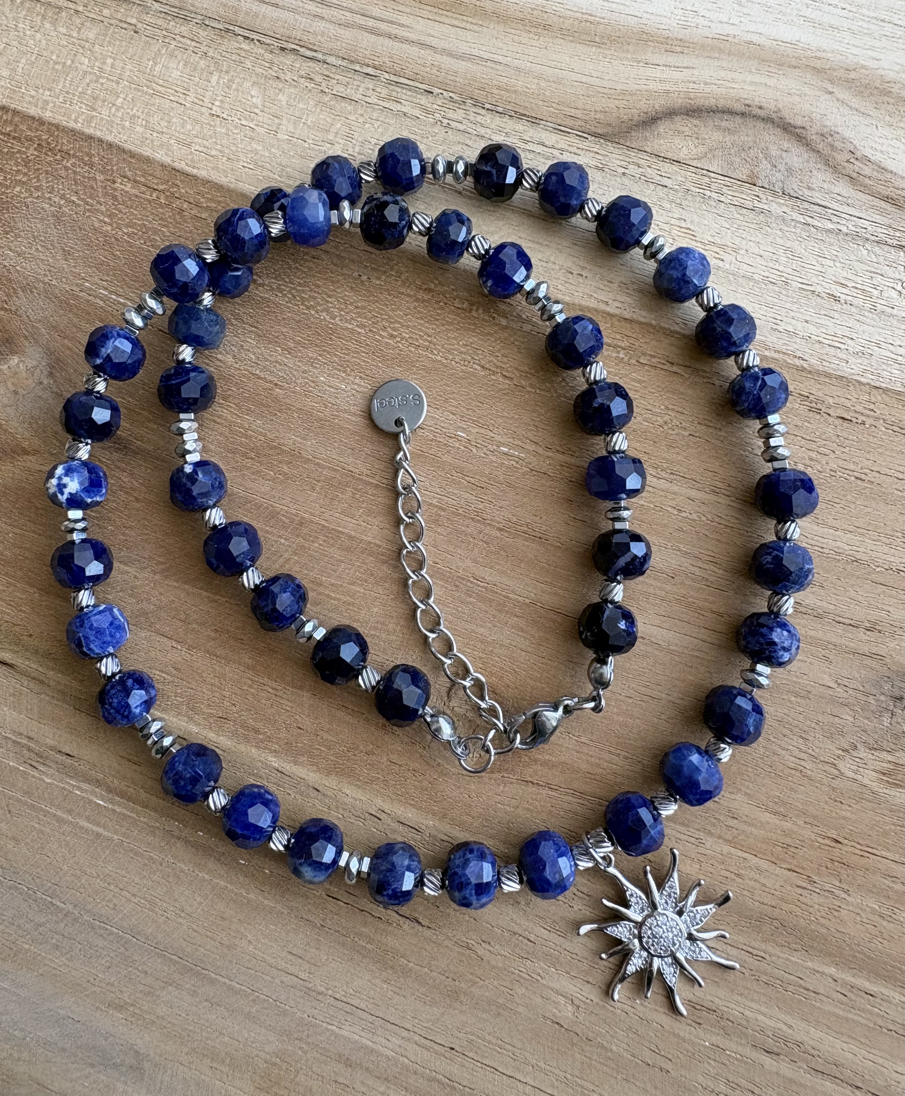 Deep Blue Sodalite Sun/sodalit/hematyt