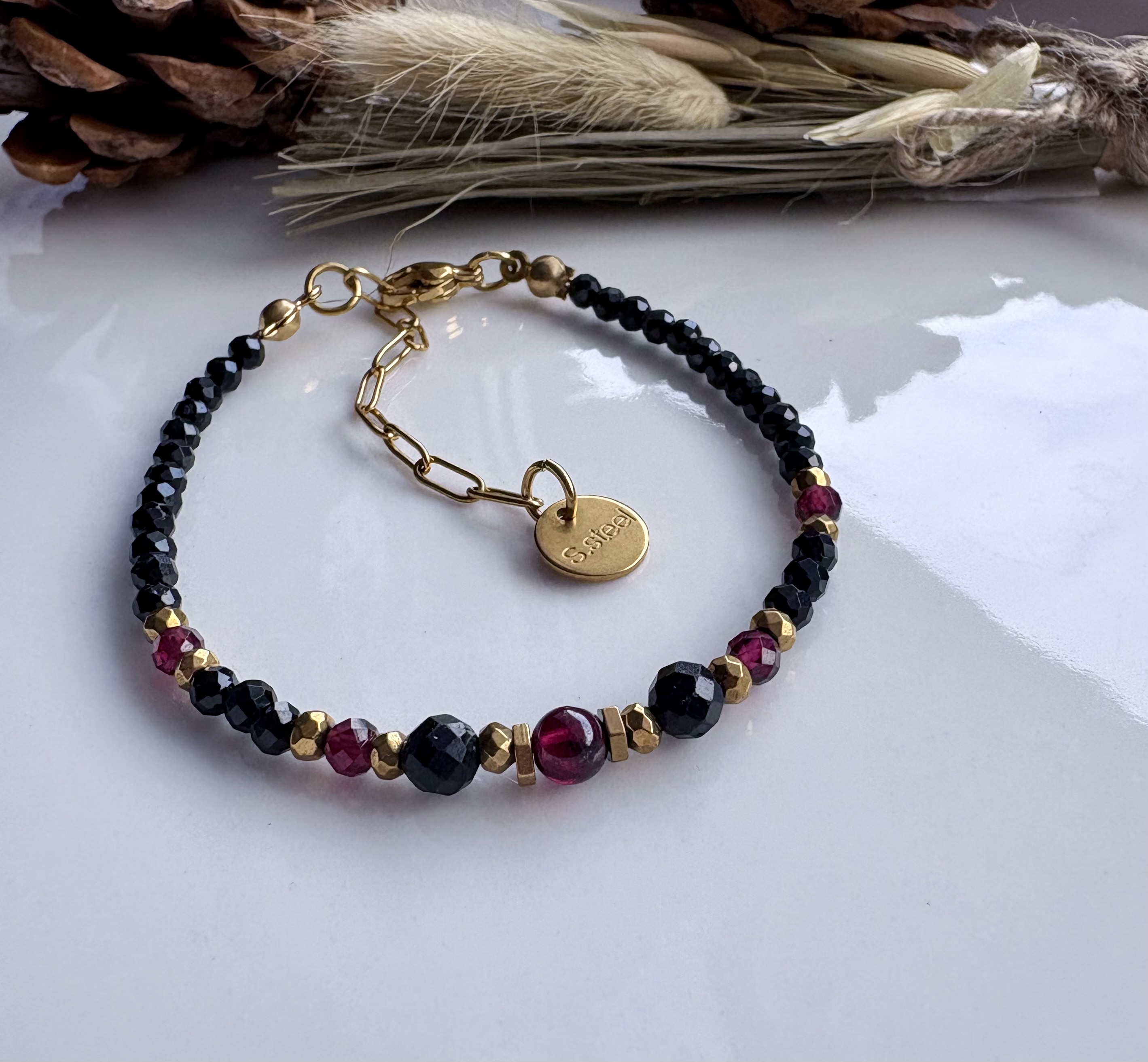 Bransoletka granat/turmalin/hematyt złocony- Ursa