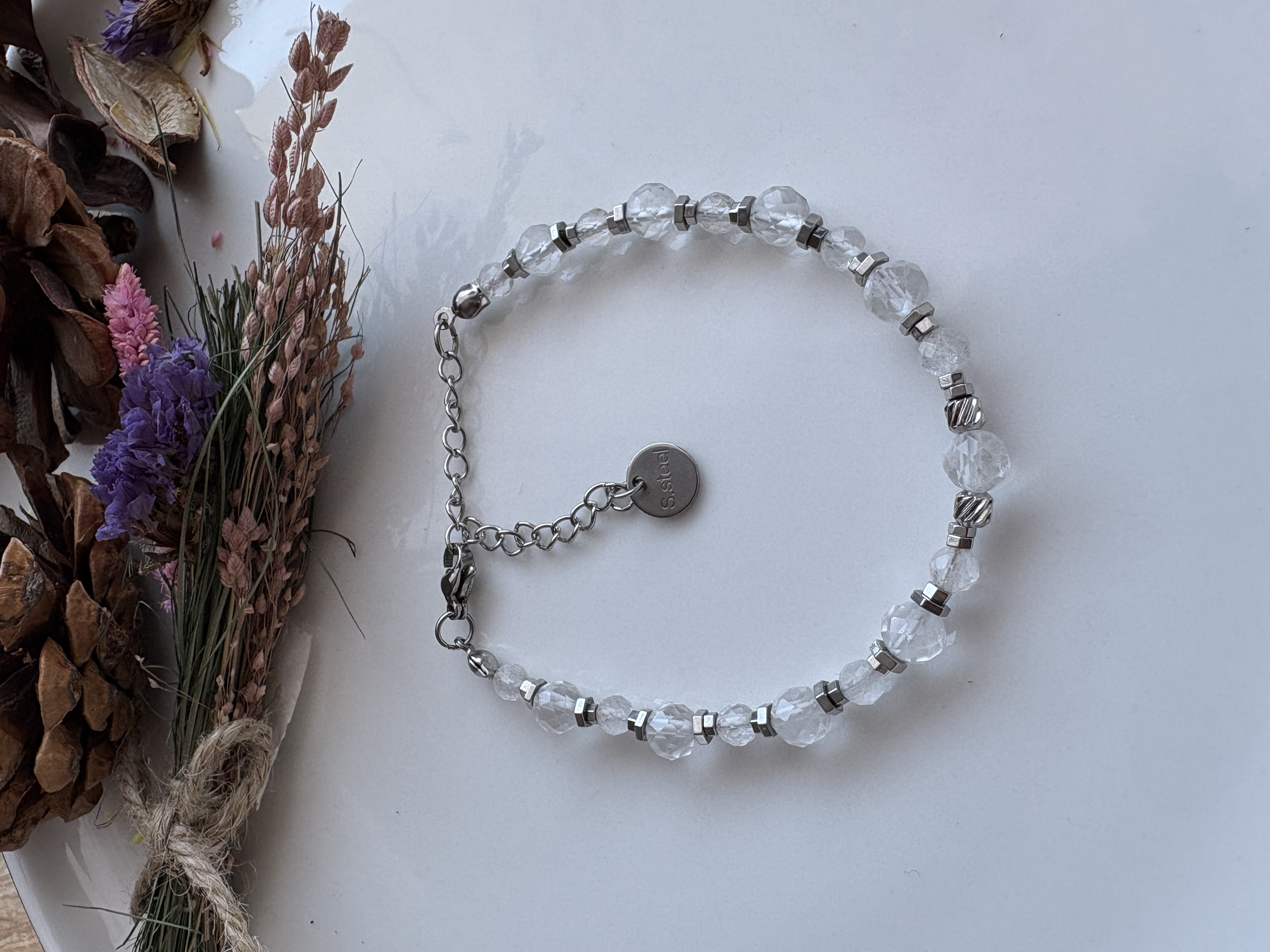 Bransoletka z kryształ górski/hematyt srebrny- Crystal frost 