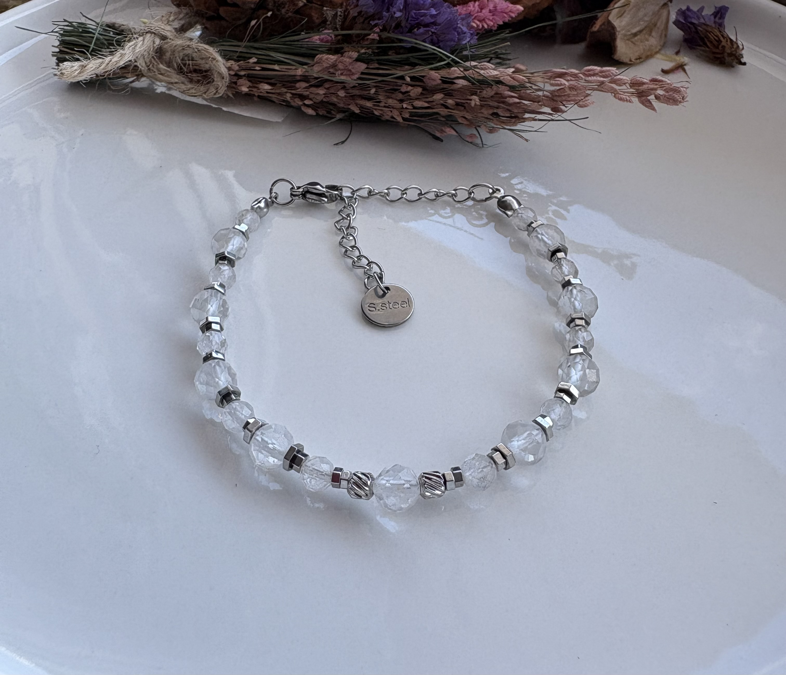 Bransoletka z kryształ górski/hematyt srebrny- Crystal frost 