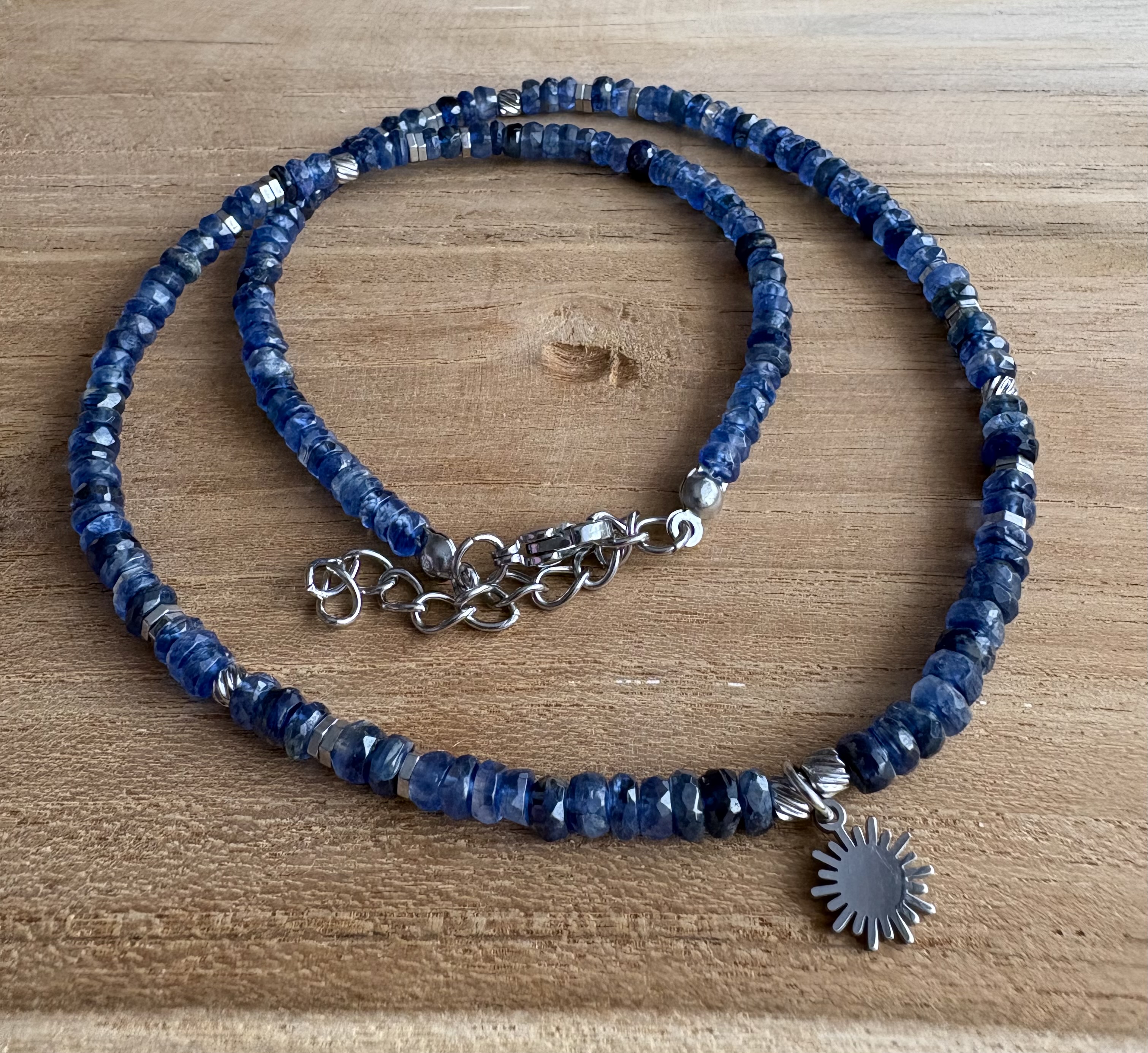 Naszyjnik Intriguing dusk premium/ kyanit/ hematyt