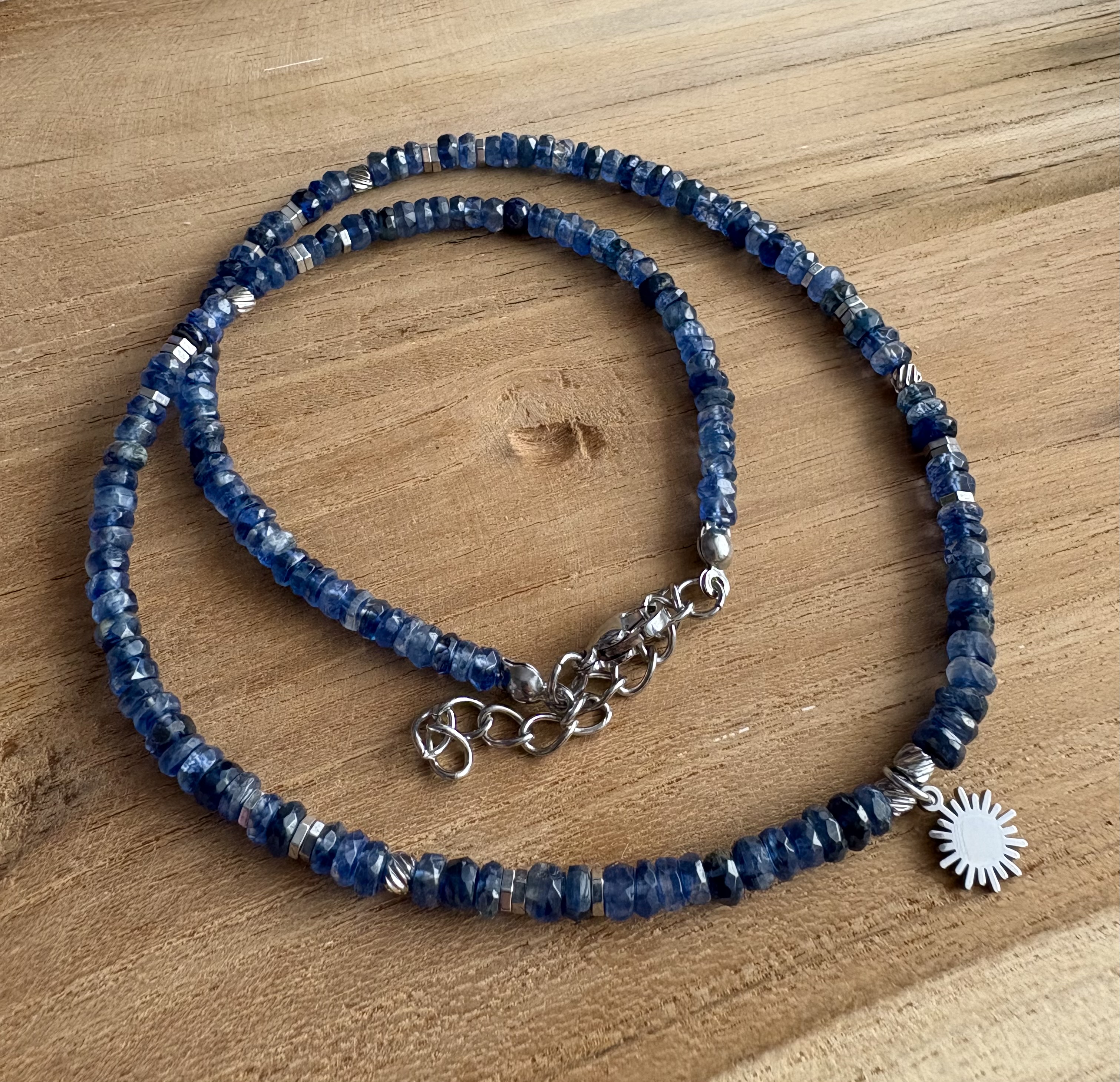 Naszyjnik Intriguing dusk premium/ kyanit/ hematyt