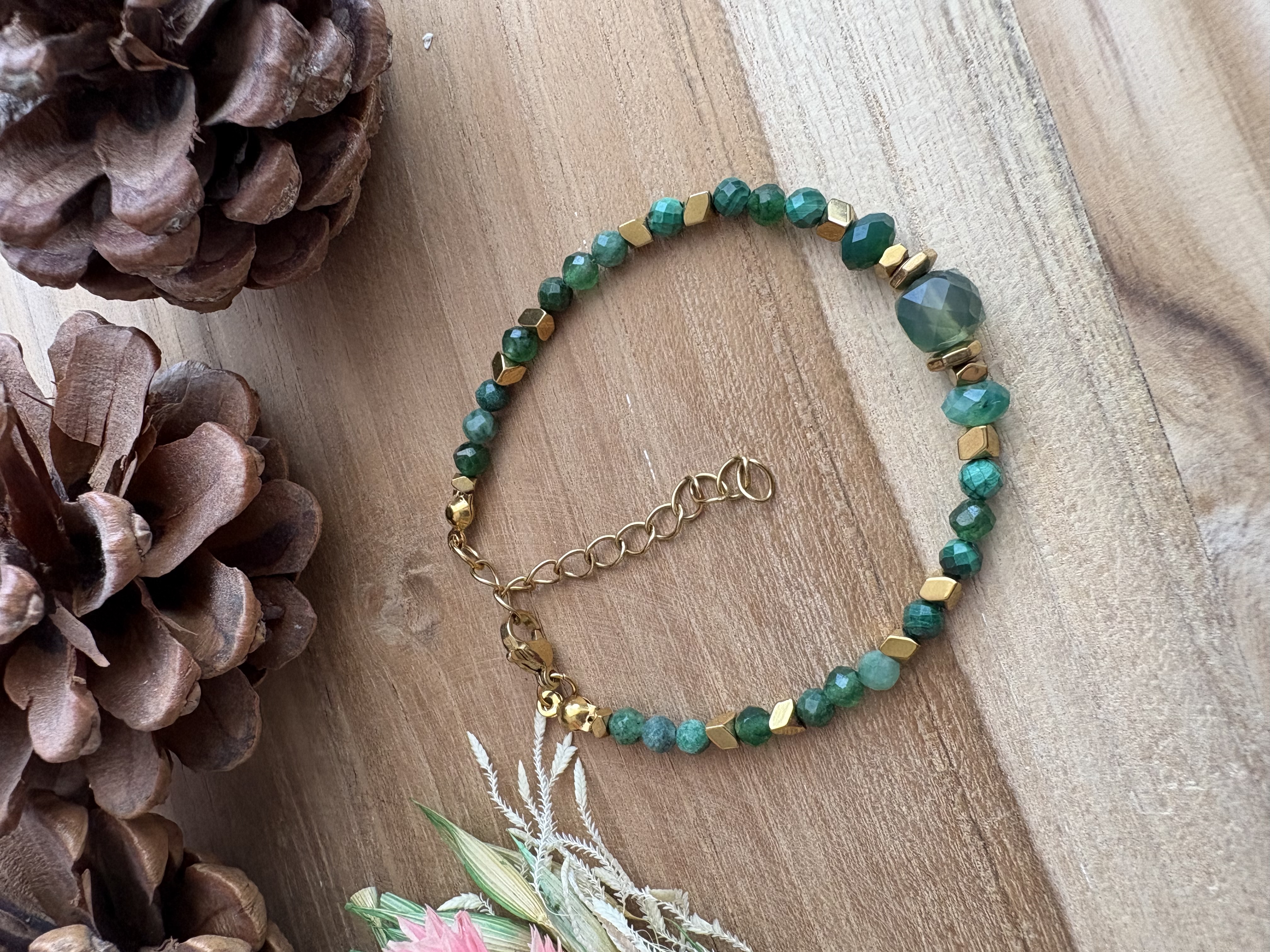 Bransoletka malachit/szmaragd/agat/mika/hematyt złocony 