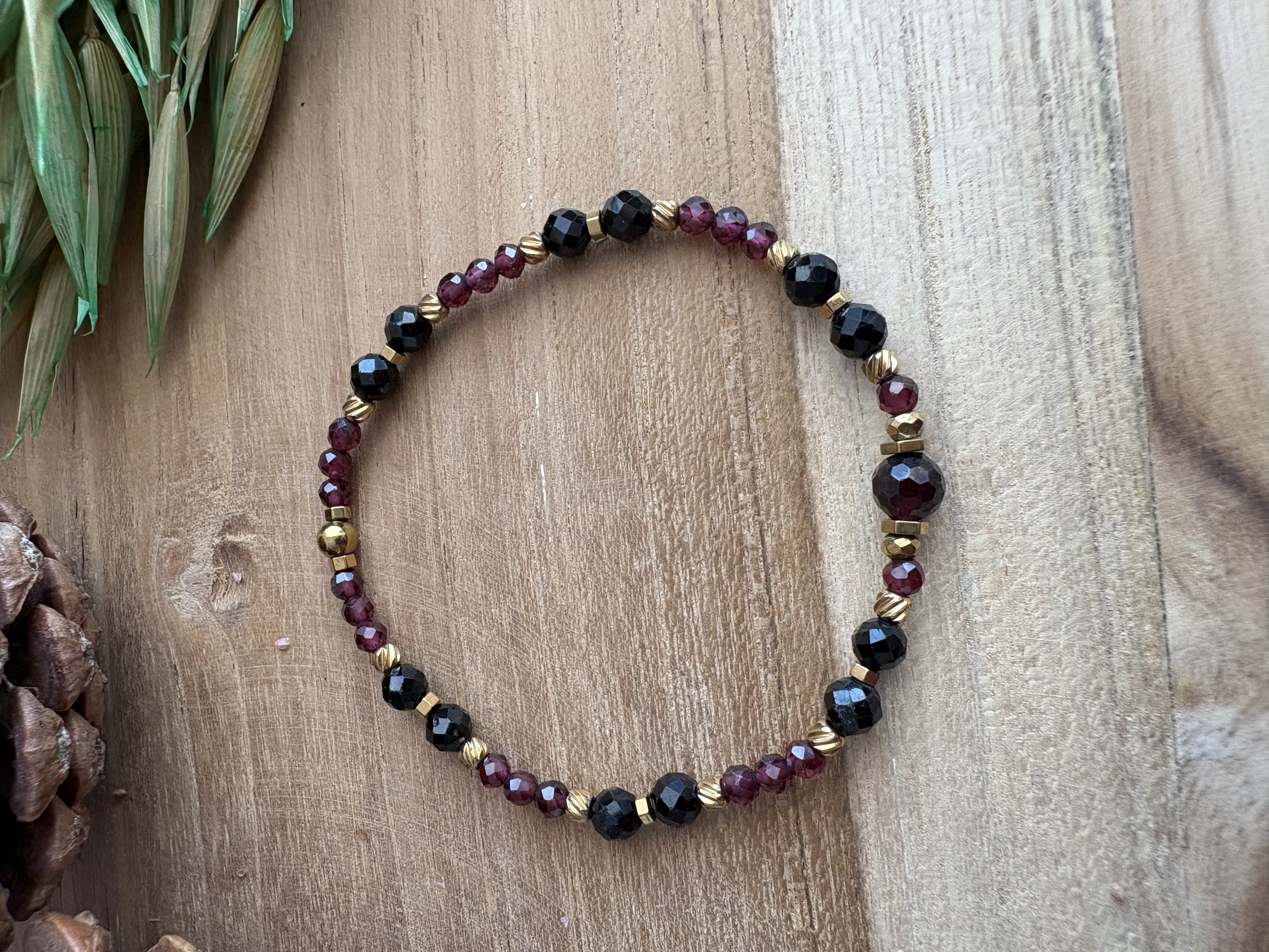 Bransoletka granat/czarny turmalin/hematyt złocony 