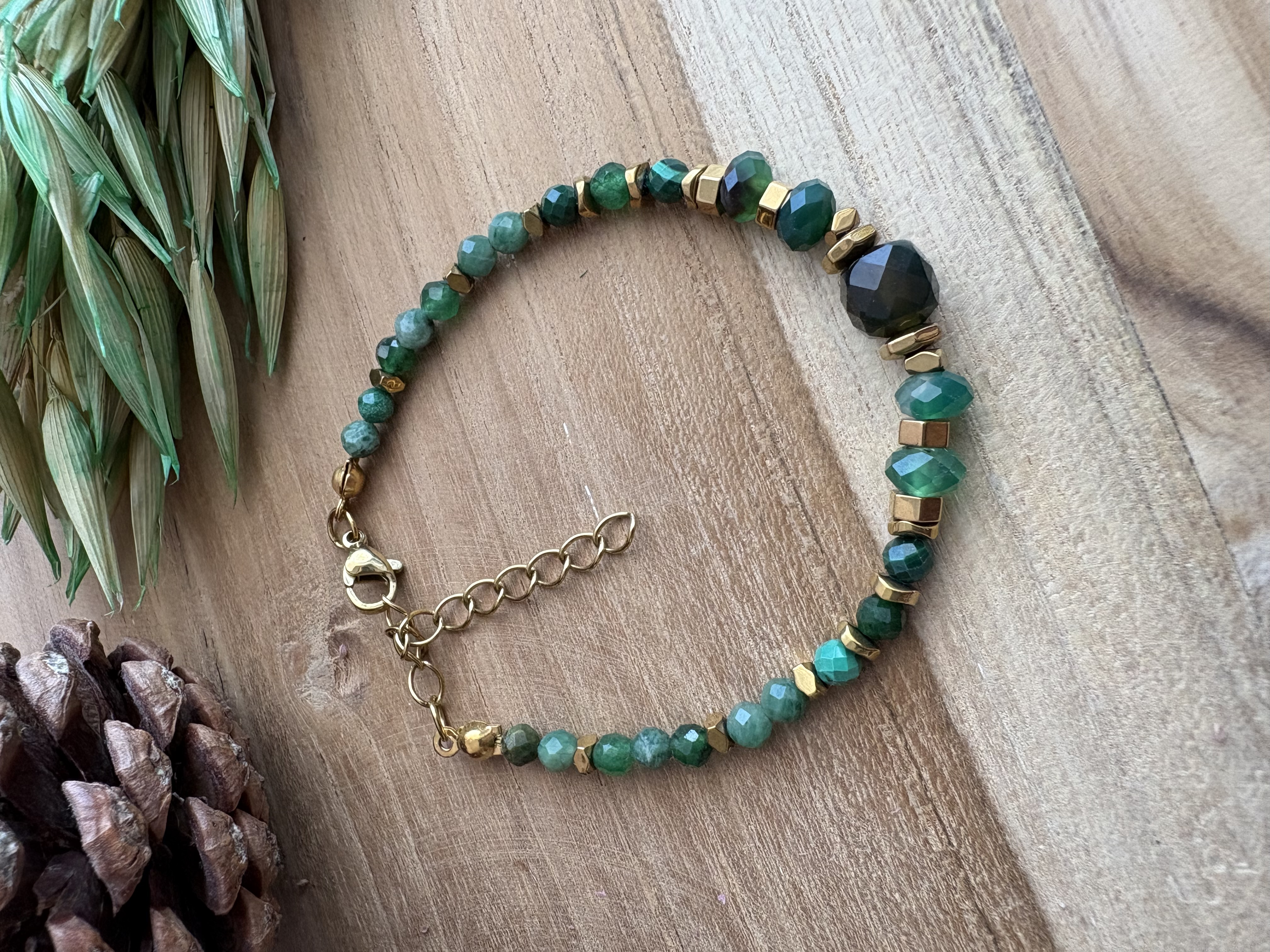 Bransoletka malachit/szmaragd/agat/mika/hematyt złocony 