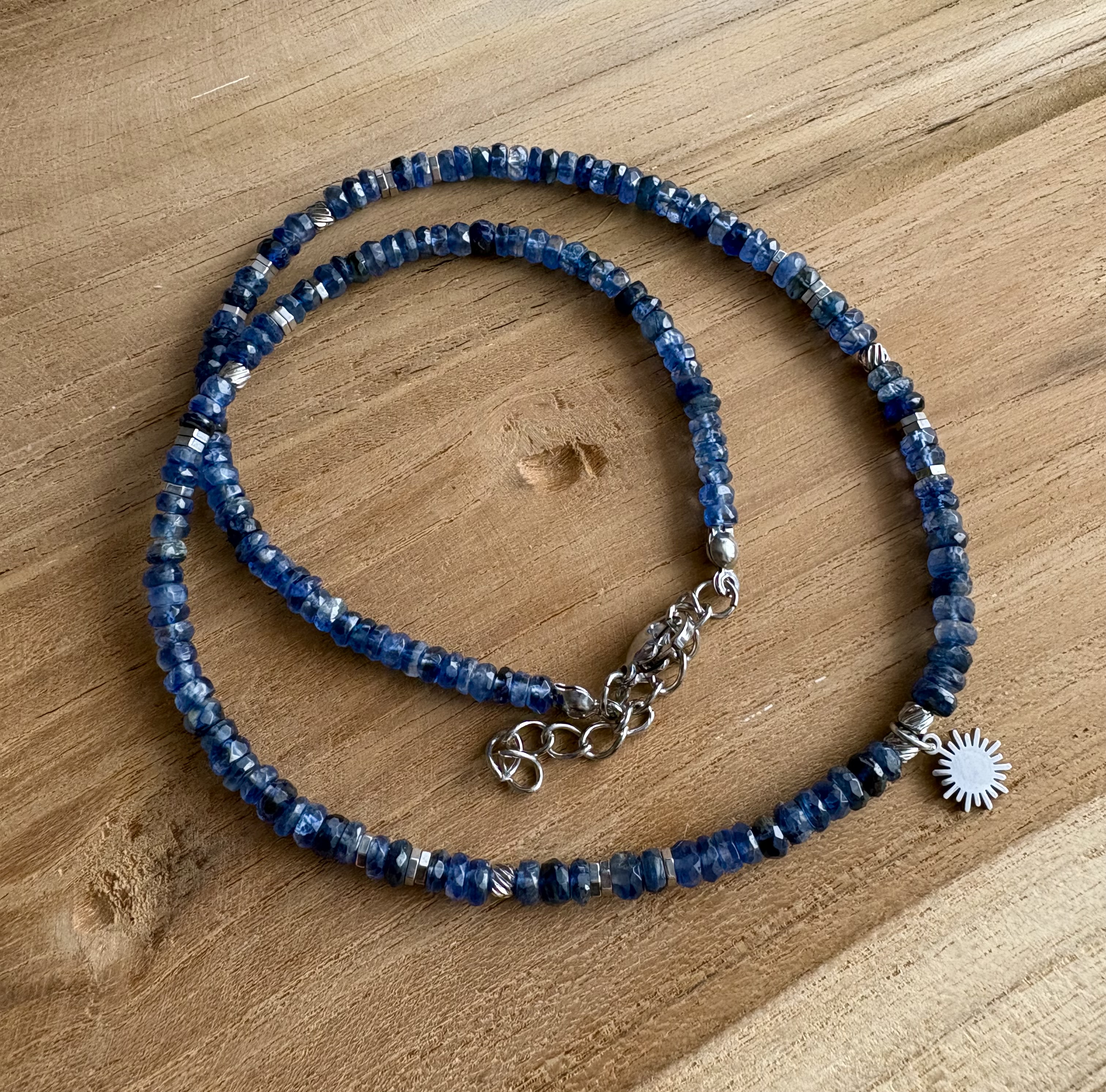 Naszyjnik Intriguing dusk premium/ kyanit/ hematyt